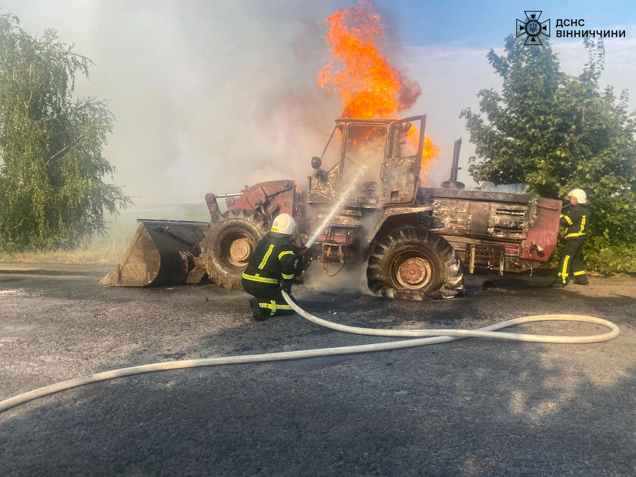 На Вінниччині на ходу загорівся трактор