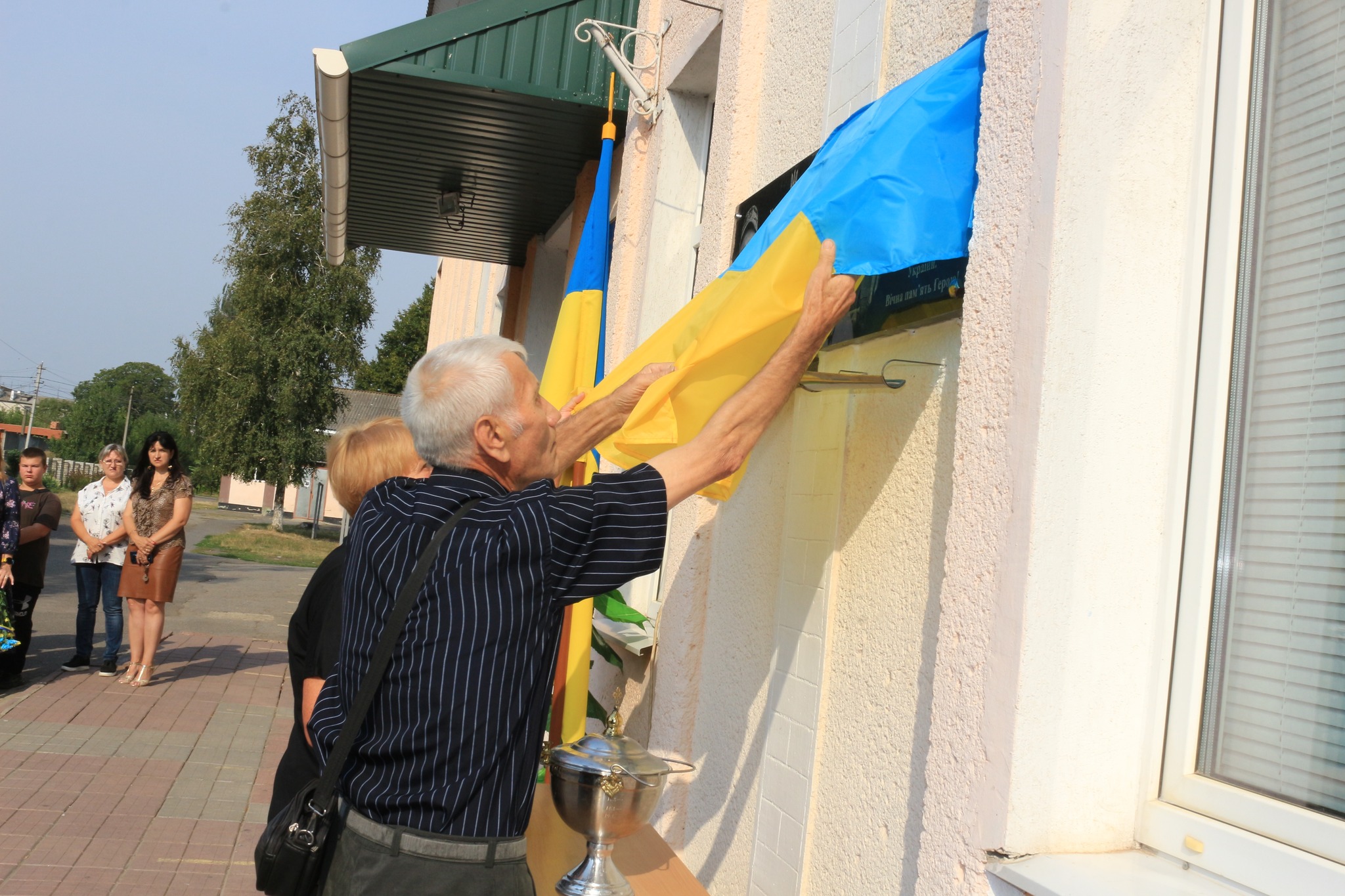 На Вінниччині відкрили меморіальну дошку полеглому захиснику Григорію Кренті