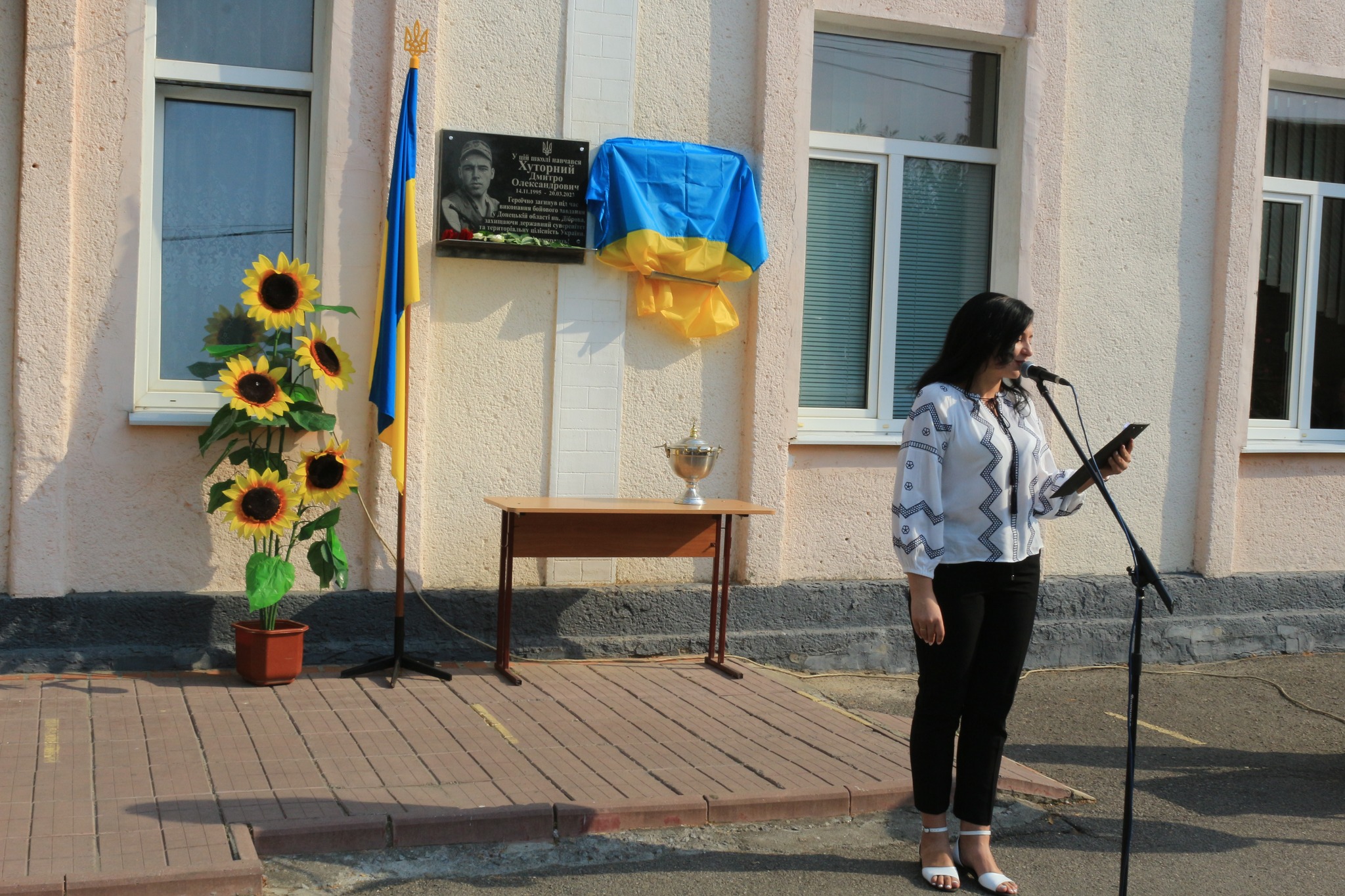 На Вінниччині відкрили меморіальну дошку полеглому захиснику Григорію Кренті