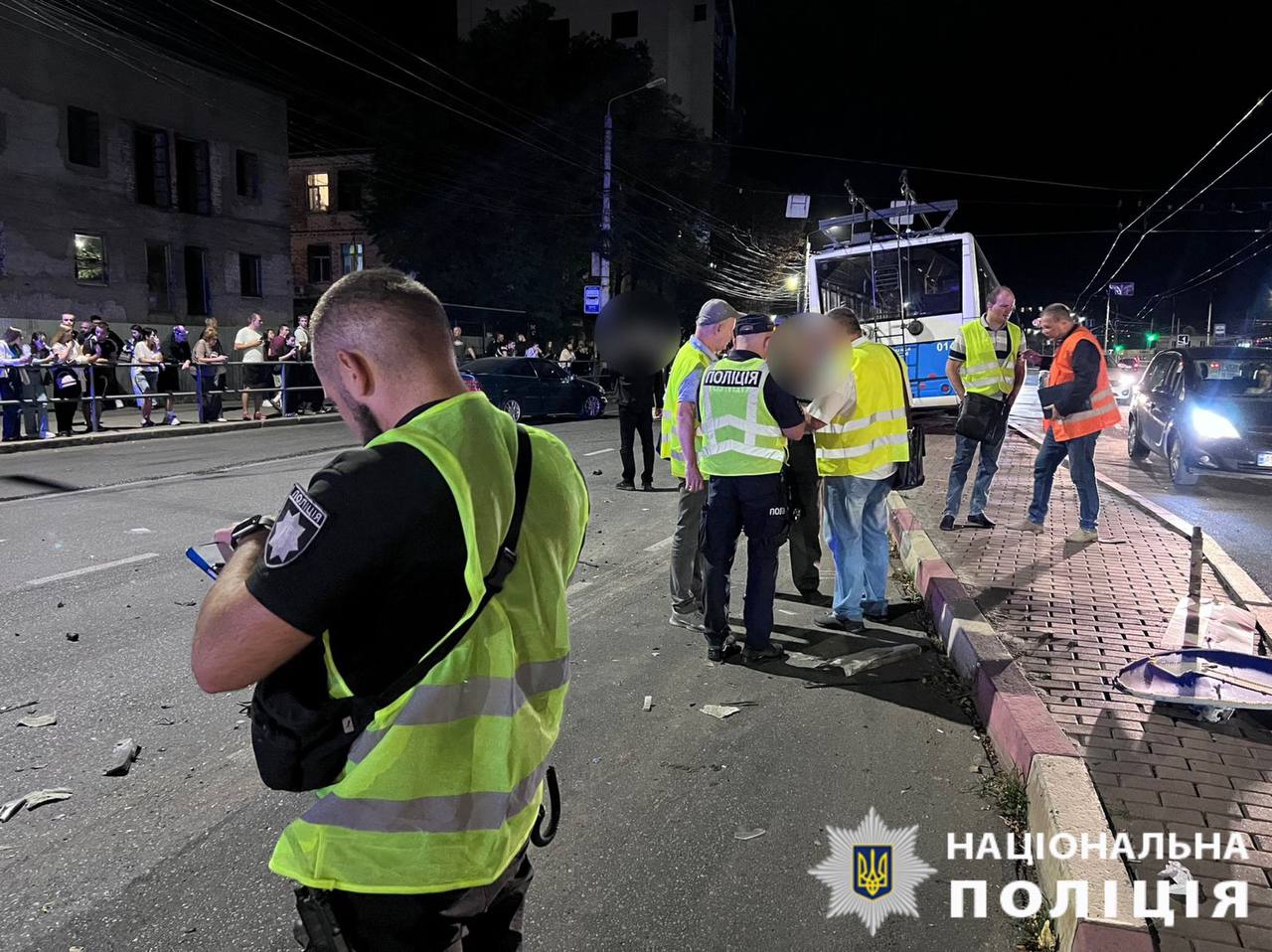 У Вінниці сталась автотроща за участю тролейбуса та чотирьох легковиків