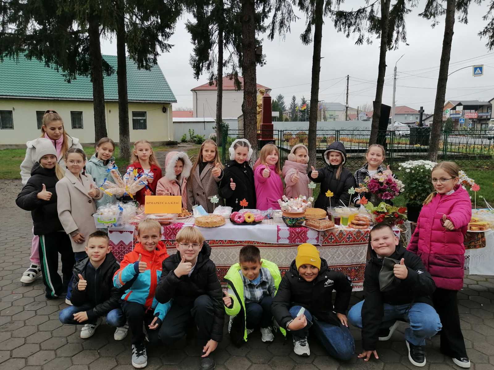 У школах Стрижавської громади провели благодійні ярмарки на підтримку ЗСУ