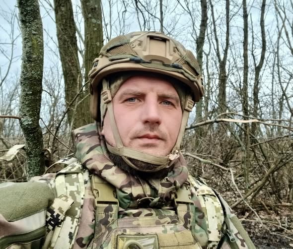 Воїна з Вінниччини нагородили нагрудним знаком Міністра оборони України «За зразкову службу»