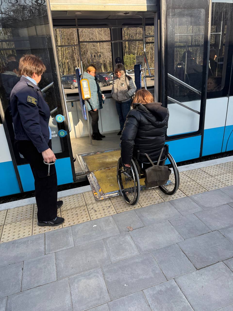 Цюріхський стандарт доступності: у Вінниці облаштовують трамвайну зупинку імені Олександра Музики