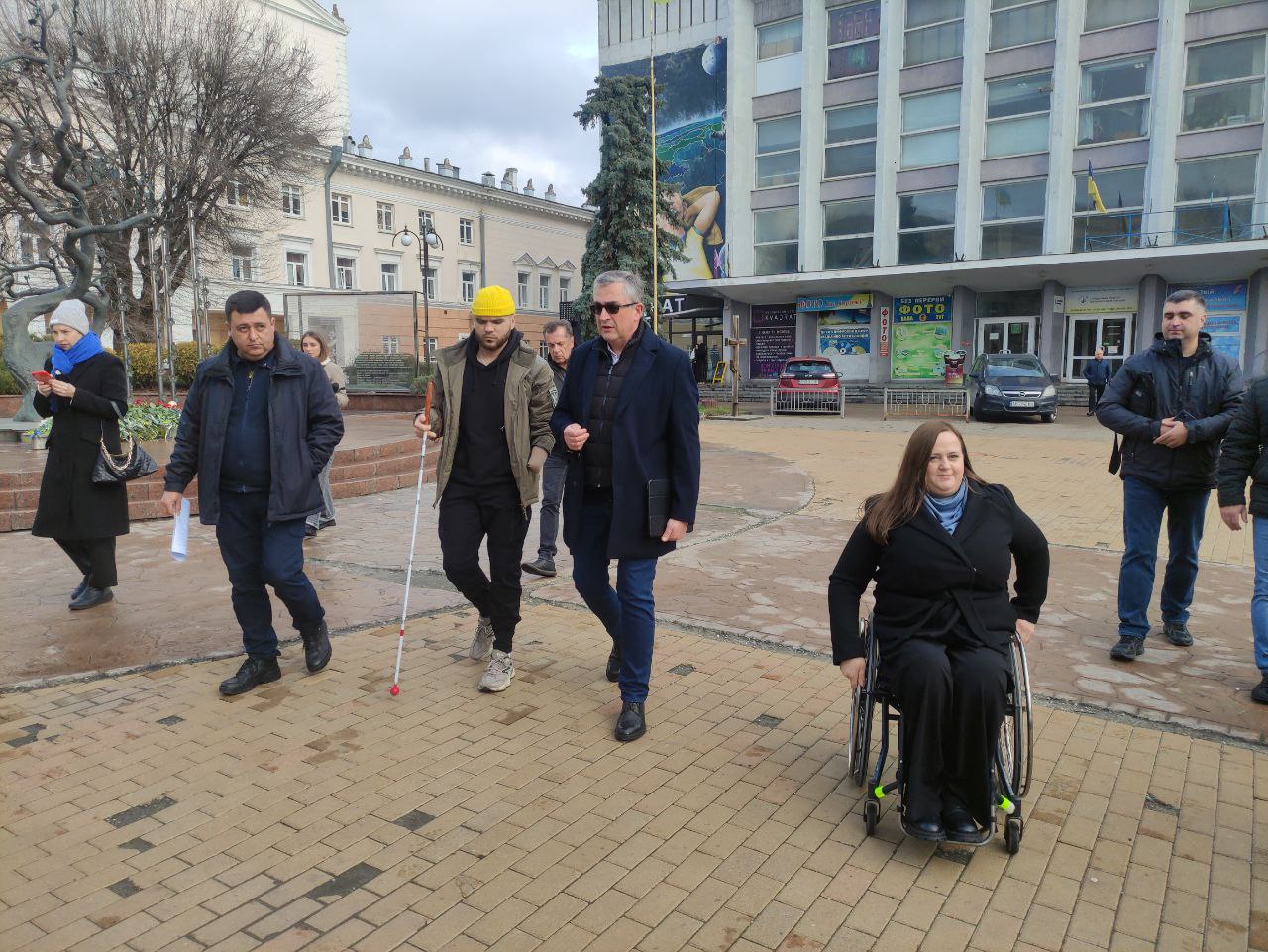 У центрі Вінниці провели робоче тестування пілотного безбар’єрного маршруту