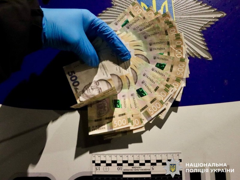 Поліція затримала вінничанина, який вночі вдерся у офісне приміщення