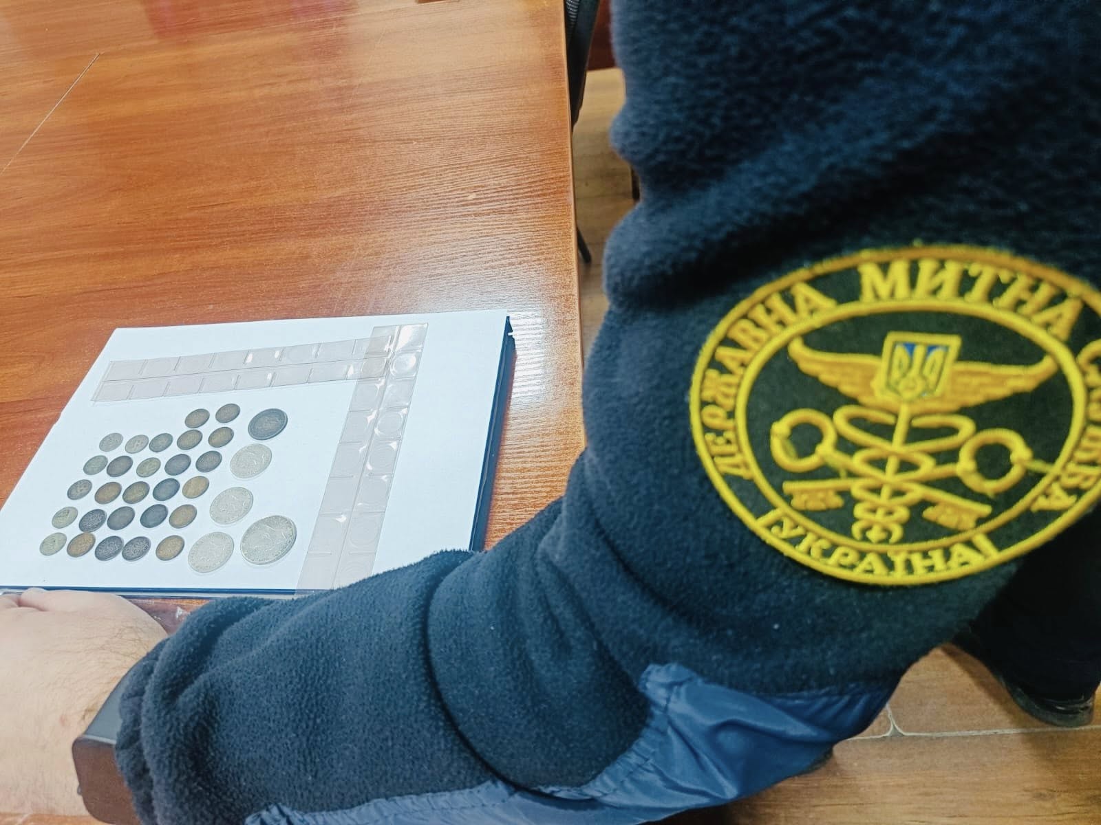 Вінницькі митники запобігли вивезенню з України рідкісних монет