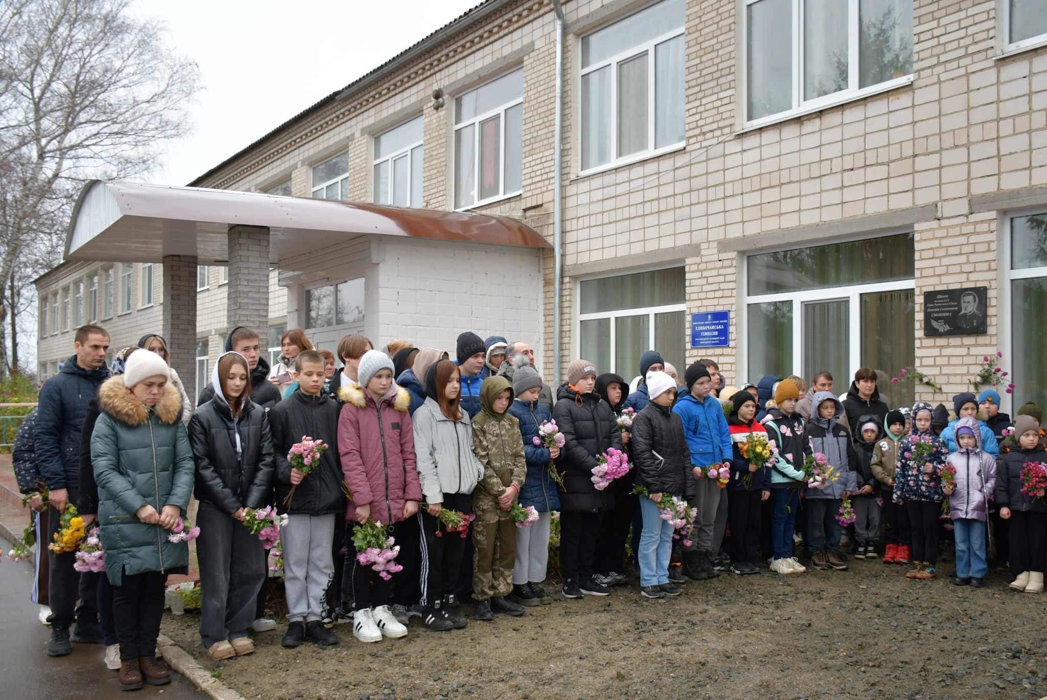 На Вінниччині відкрили меморіальну дошку стрільцю-снайперу підрозділу морської піхоти Максиму Лукашенку