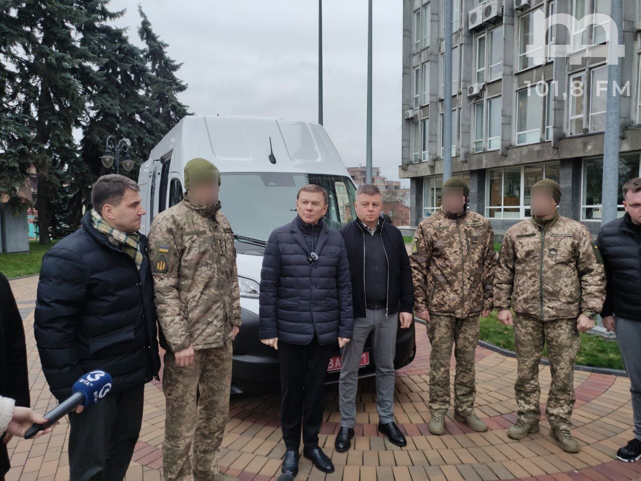 Вінницька громада передала бійцям Повітряних Сил мікроавтобус