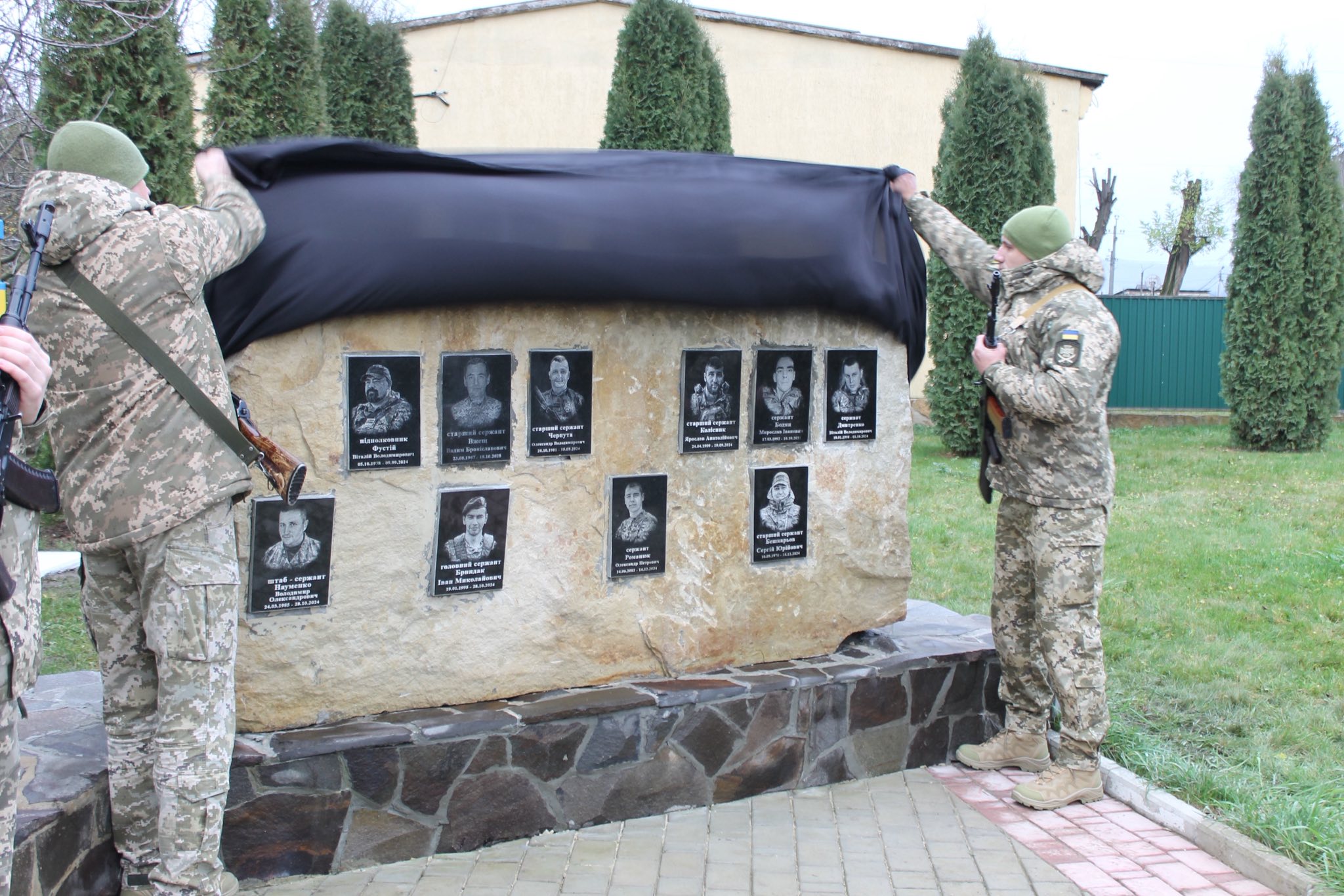 Меморіал Пам’яті Могилів-Подільського прикордонного загону поповнився десятьма портретами