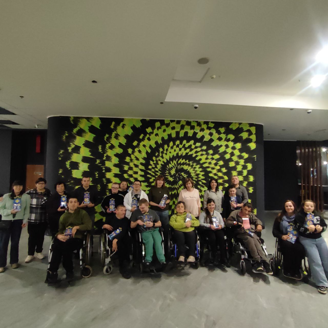 У Вінниці молодь з інвалідністю грала в боулінг: інклюзивний захід об’єднав 30 учасників