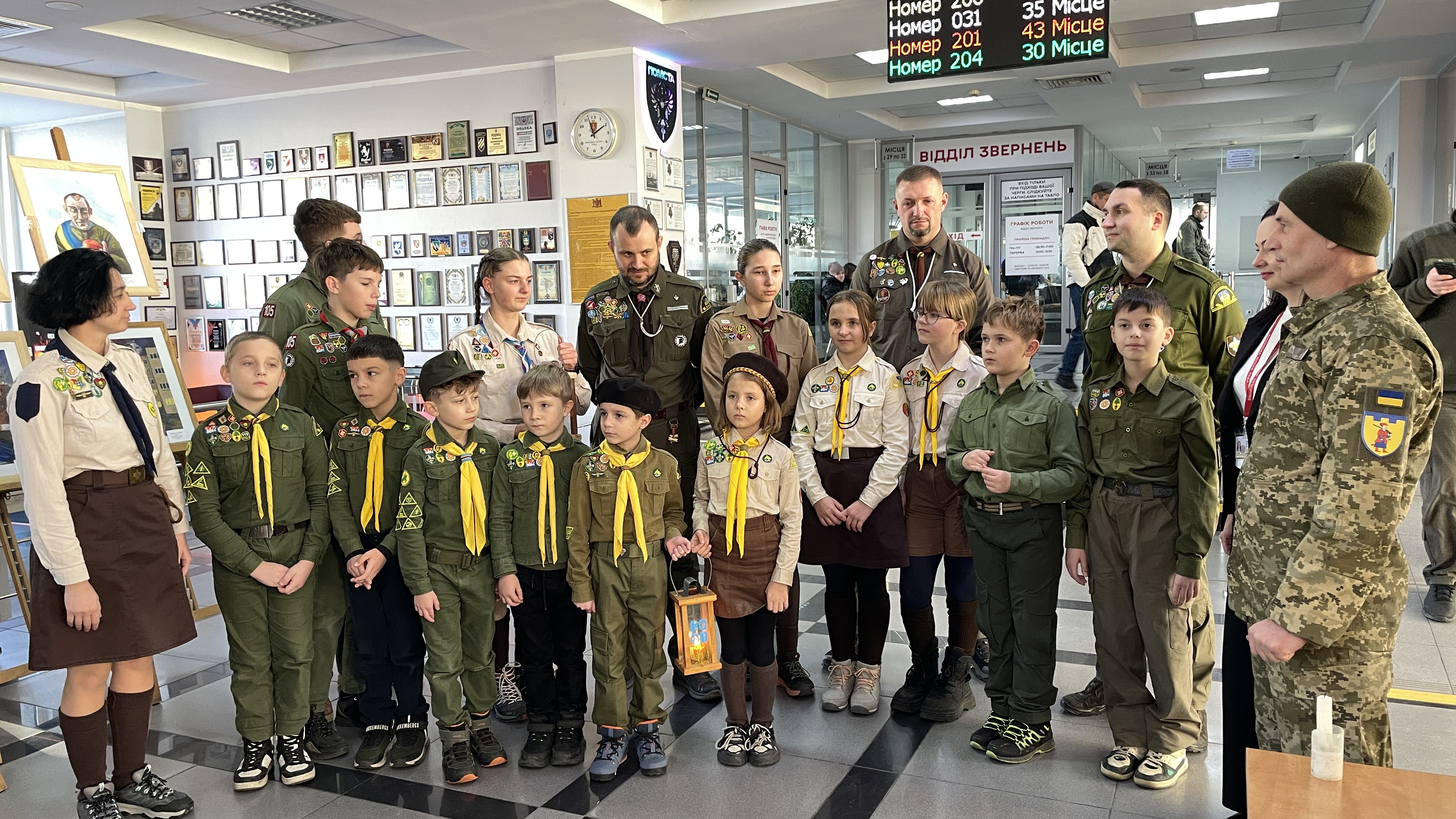 Лампадку з Вифлеємським вогнем Миру розмістили у Вінницькій міській раді