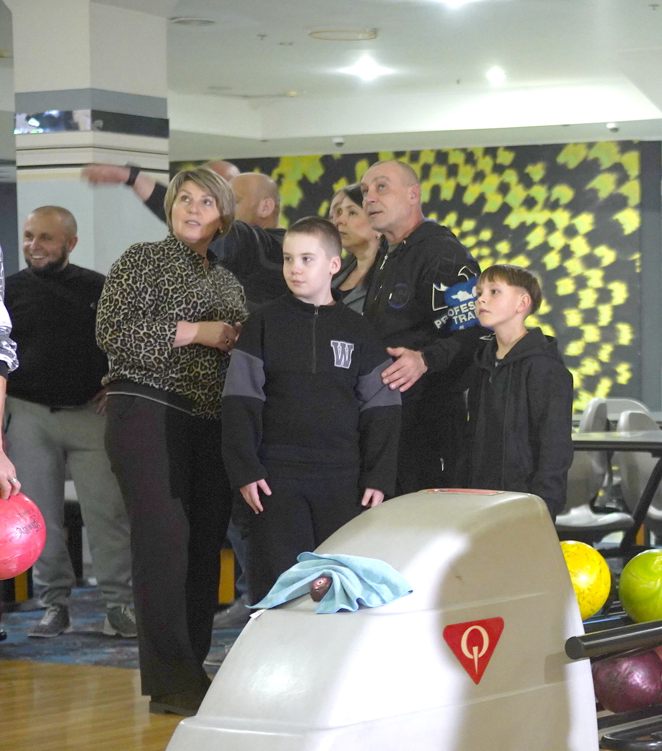 У Вінниці для працівників Муніципальної варти, які є ветеранами та учасниками бойових дій, організували похід у боулінг