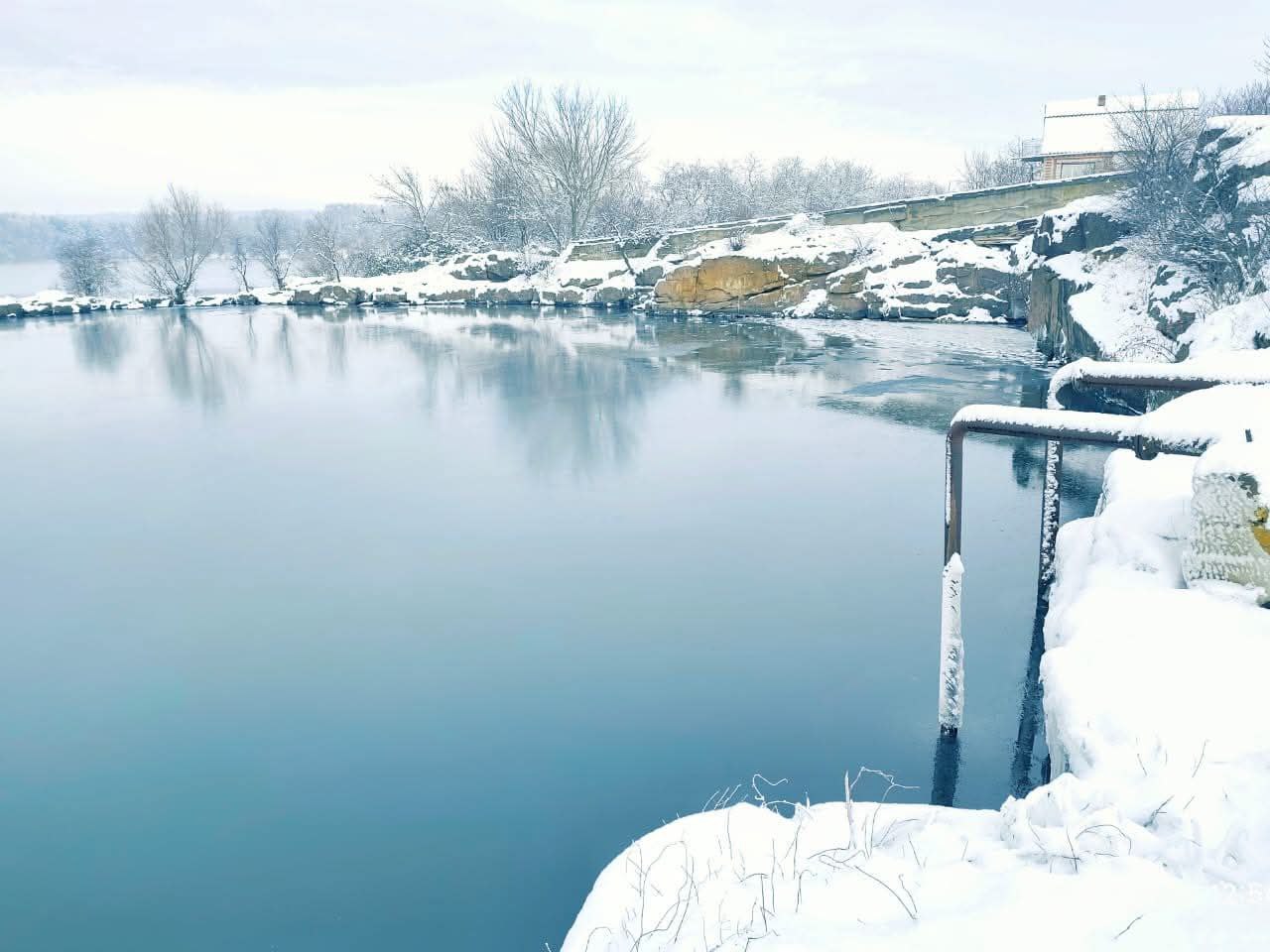 Екологи продовжують контролювати ситуацію на Ладижинському водосховищі