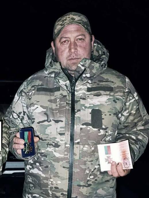 Захисника з Вінниччини нагородили відзнакою командира військової частини "640 окремий зенітний кулеметний батальйон"