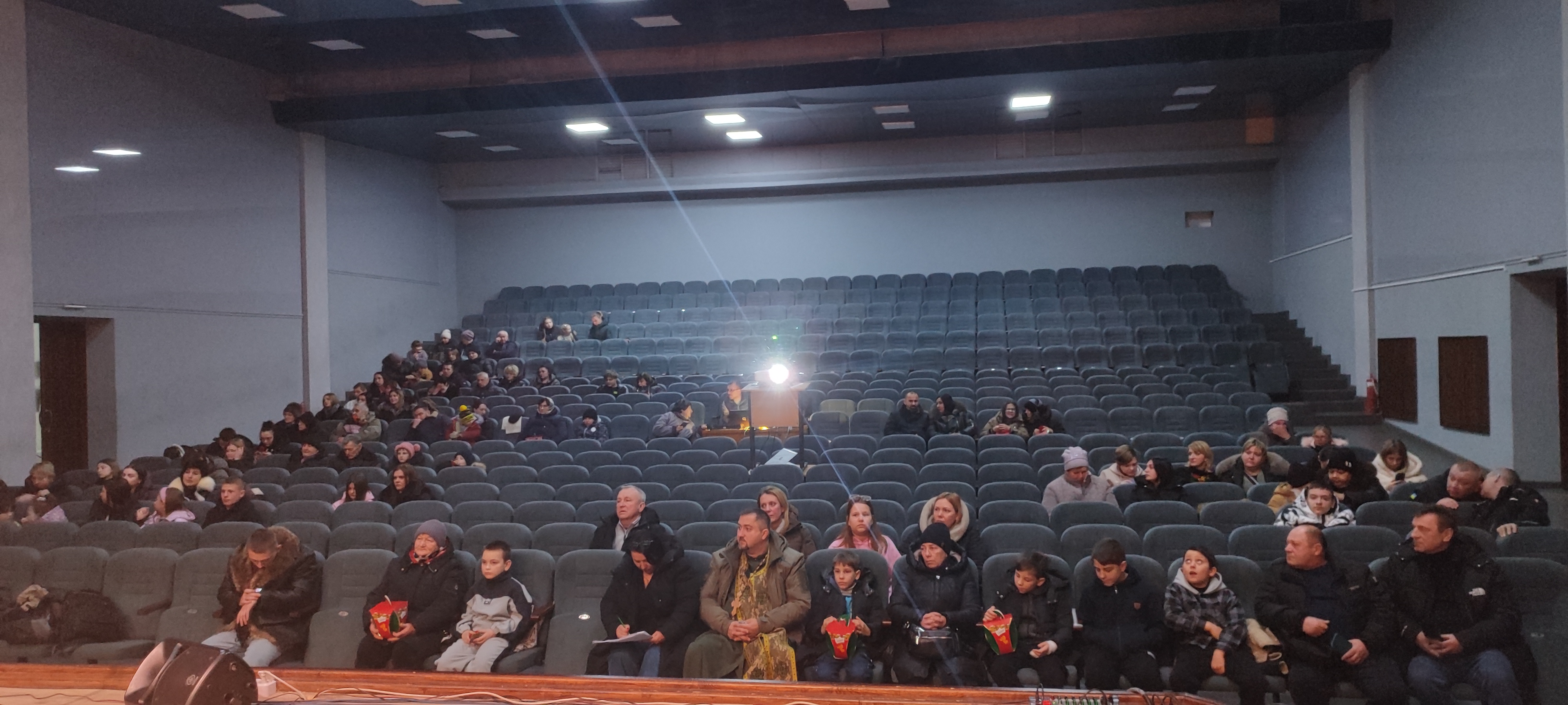 На Вінниччині дітям полеглих Героїв вручили кулони-обереги "Батьківське серце"