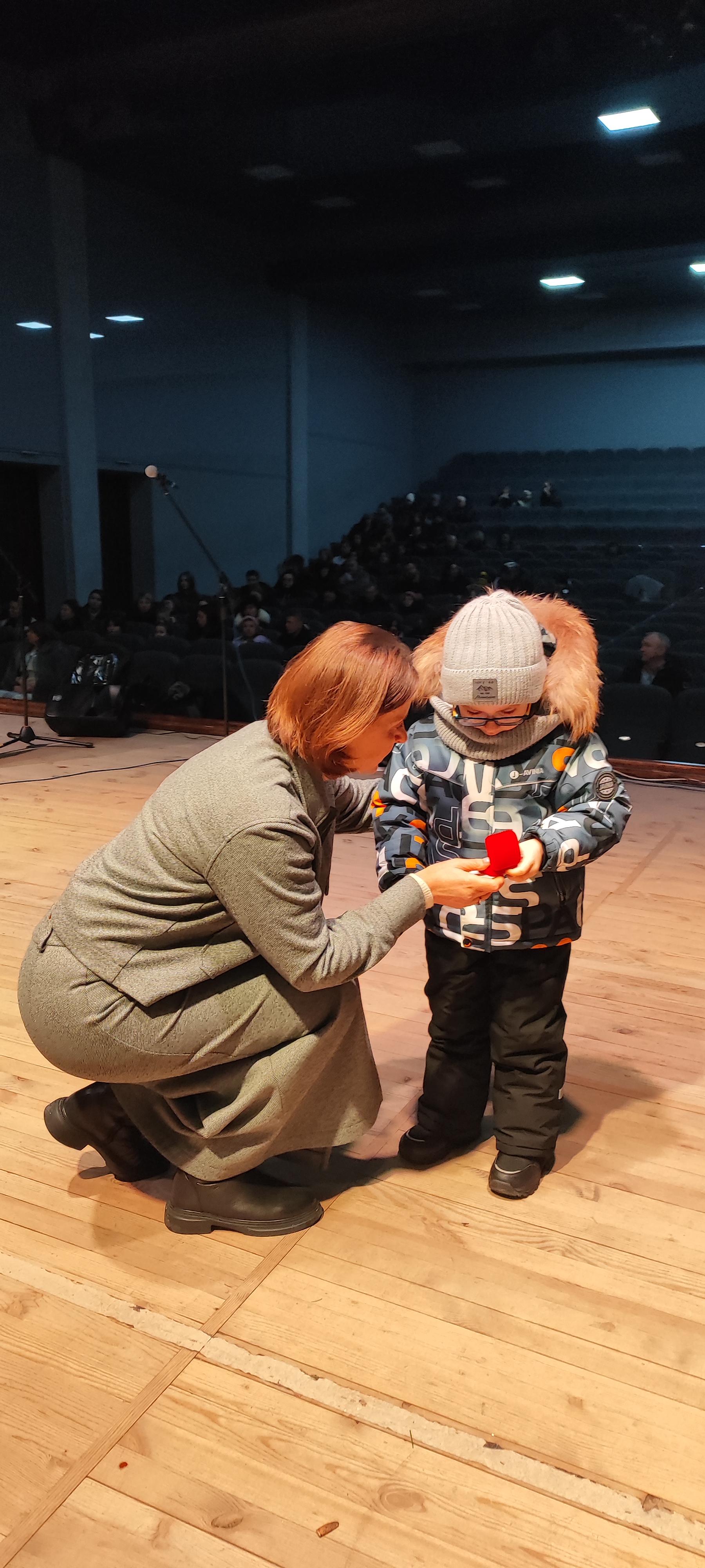 На Вінниччині дітям полеглих Героїв вручили кулони-обереги "Батьківське серце"