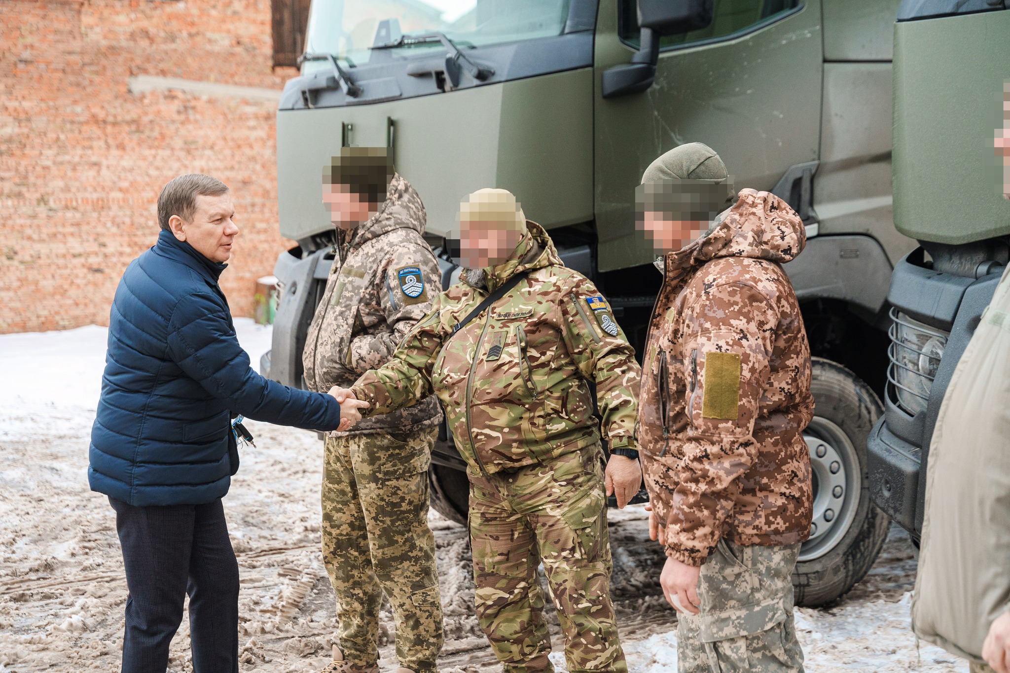 Вінницька громада передала 59-й бригаді імені Якова Ганзюка два паливозаправники