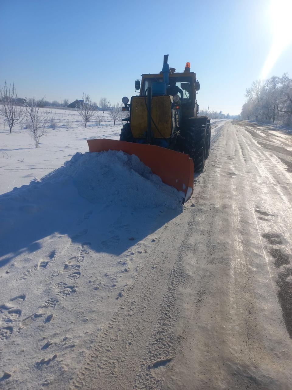 Крижаний дощ і ожеледиця: ситуація на дорогах Вінниччини сьогодні, 28 січня