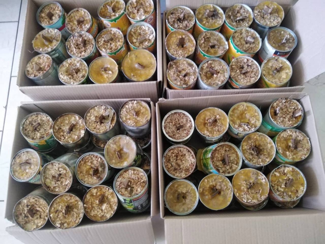 У Калинівській громаді виготовили 200 окопних свічок для оборонців