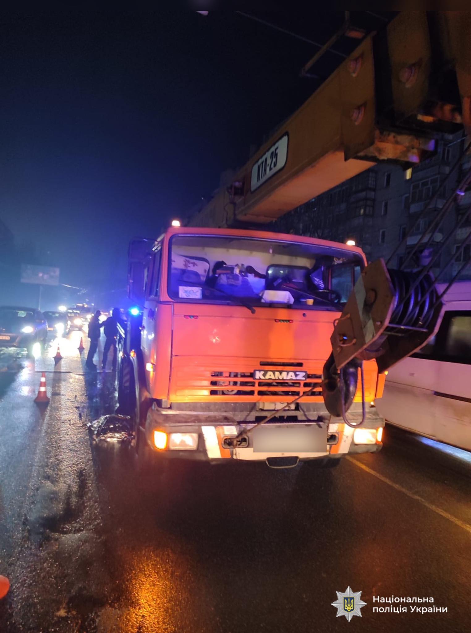 У Вінниці під колесами автокрана загинув чоловік