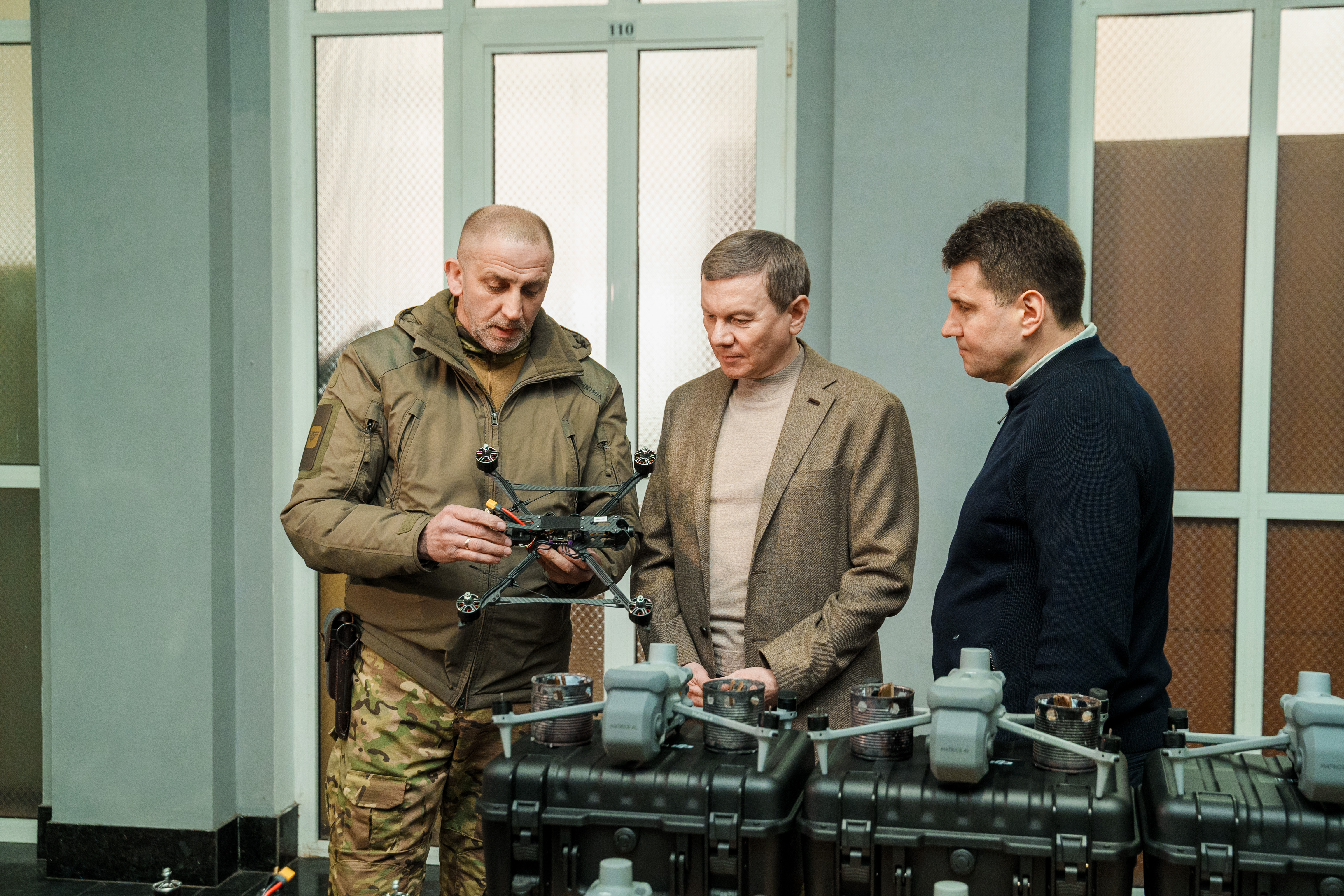 Вінниця вчергове підтримала необхідним обладнанням три підрозділи Захисників