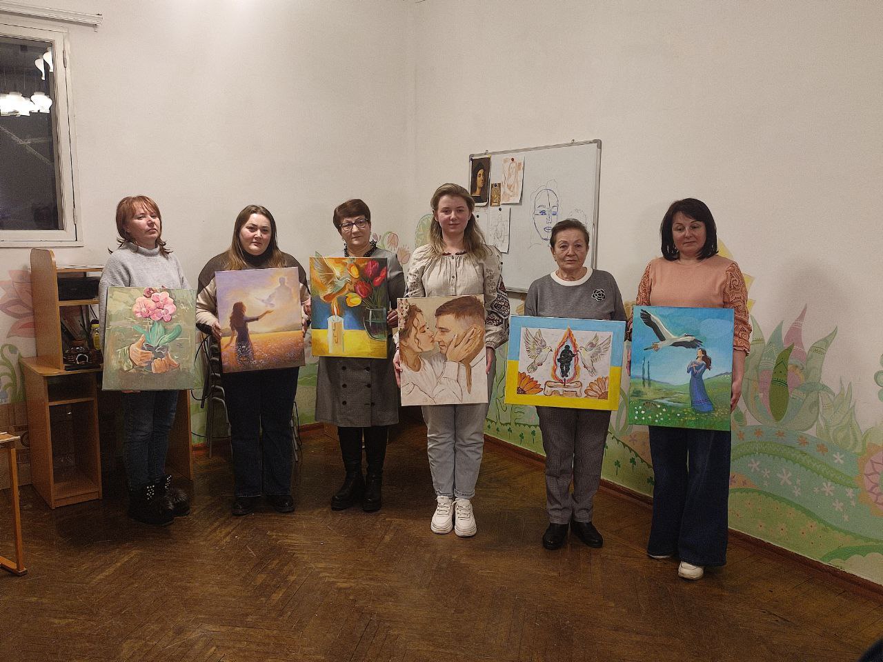Для дружин та матерів полеглих воїнів у Вінниці організували арттерапевтичний проєкт