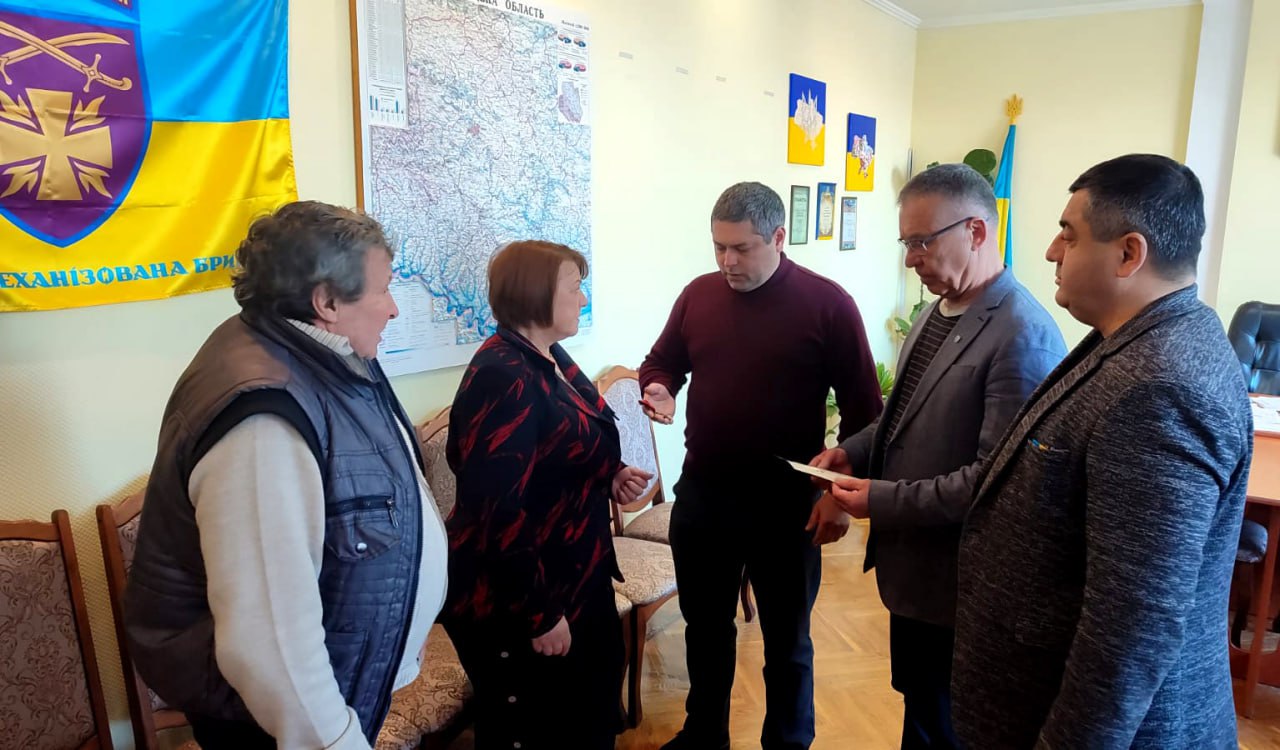 Рідним зниклого безвісти військового з Вінниччини передали його «Золотий Хрест»