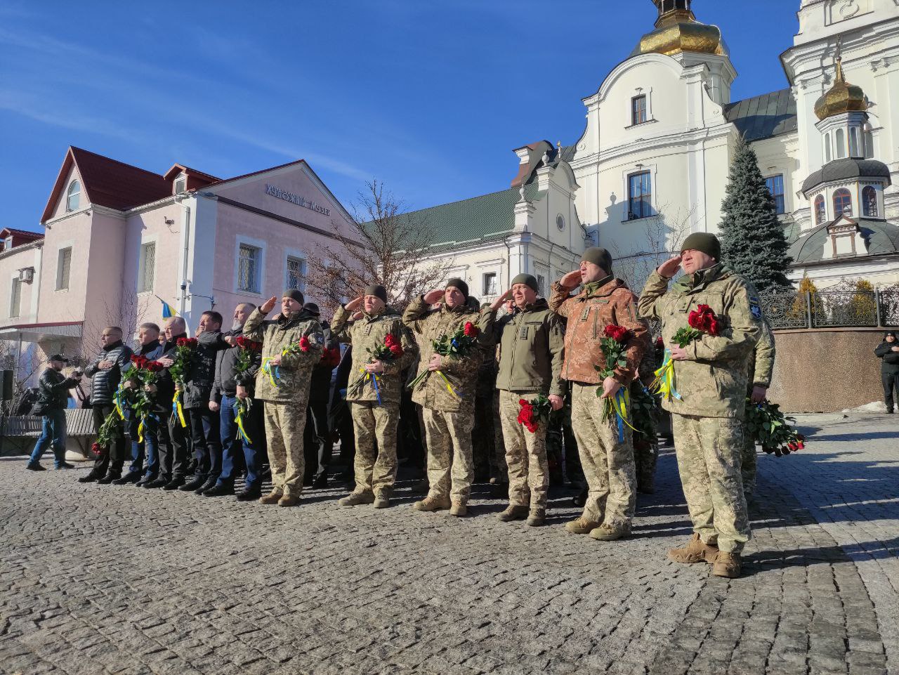 У Вінниці відбулось покладання квітів до пам'ятника Т.Шевченка на однойменній площі міста