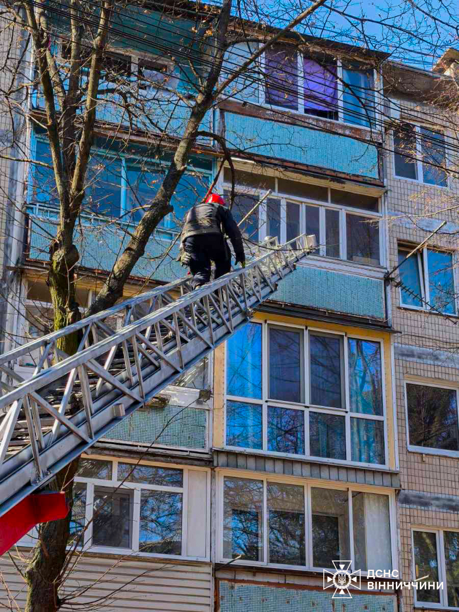 Вінницькі надзвичайники двічі за добу екстрено відчиняли двері помешкань