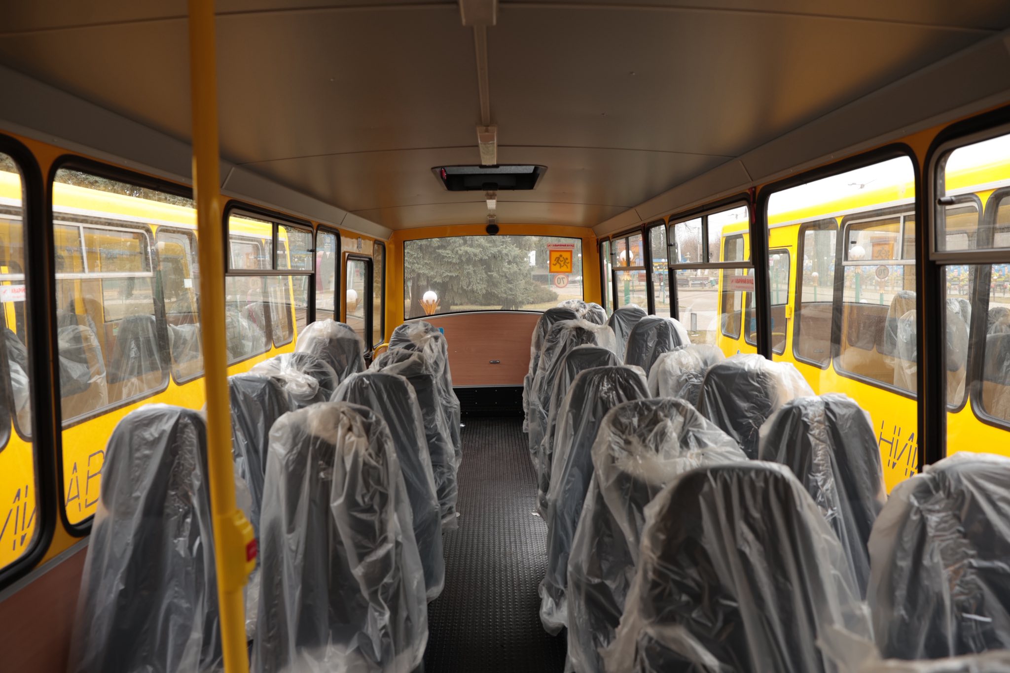 Вісім шкільних автобусів передали громадам Гайсинського району