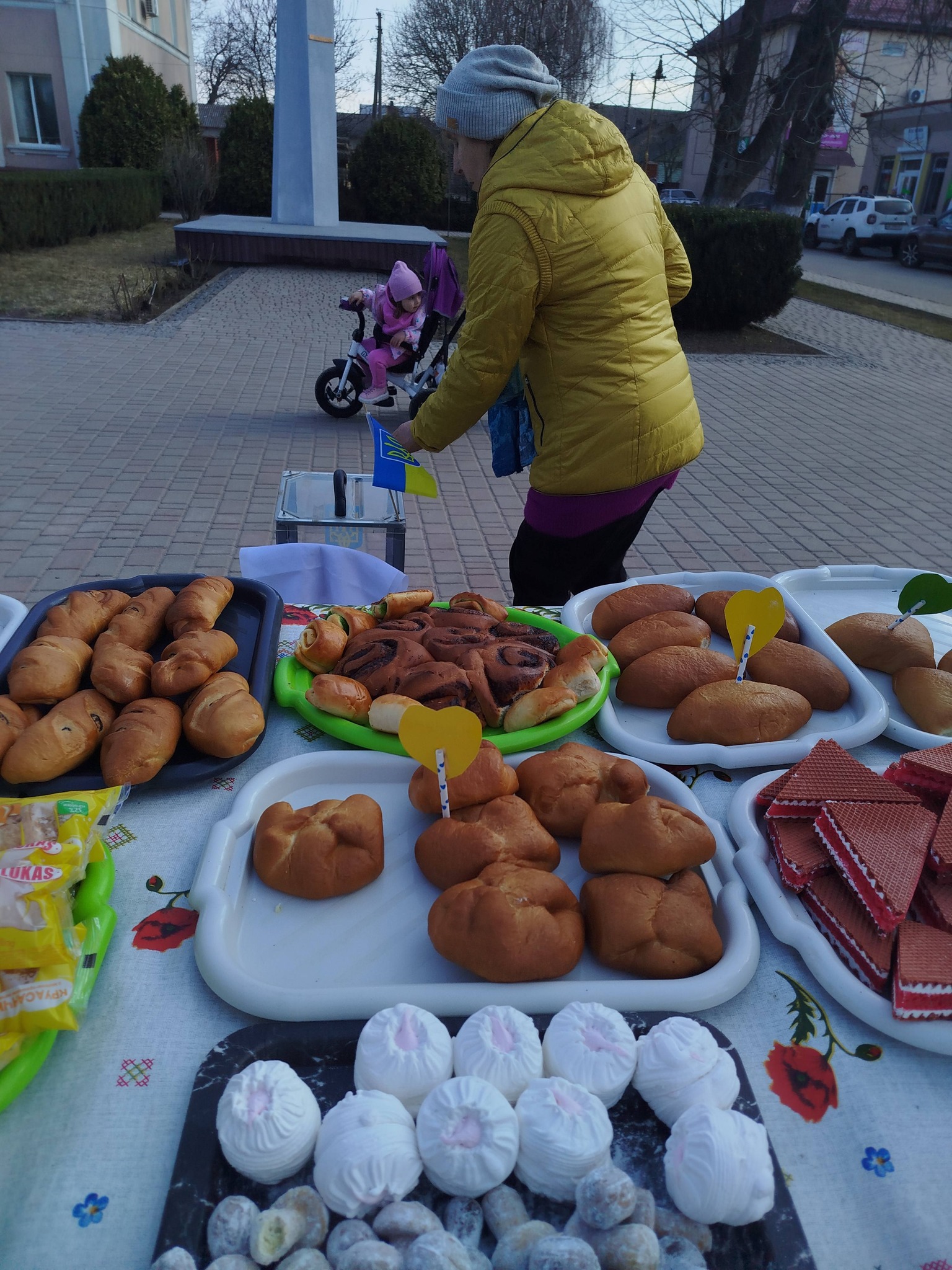 У Крижополі організували благодійний ярмарок на підтримку ЗСУ