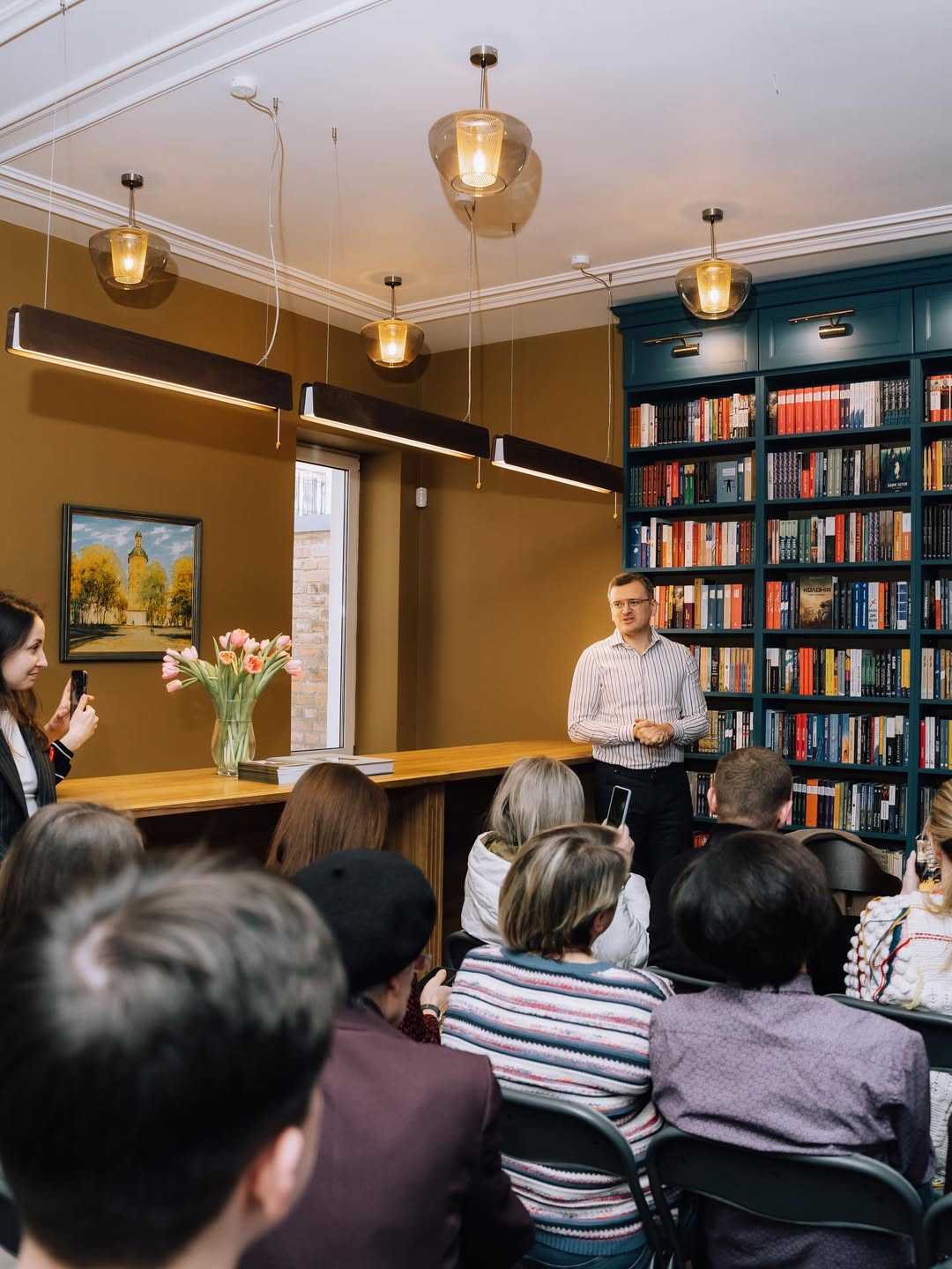 «Дякую, Віннице, за щедрий прийом», — Дмитро Кулеба презентував «Дипломатичну кухню воєнного часу»