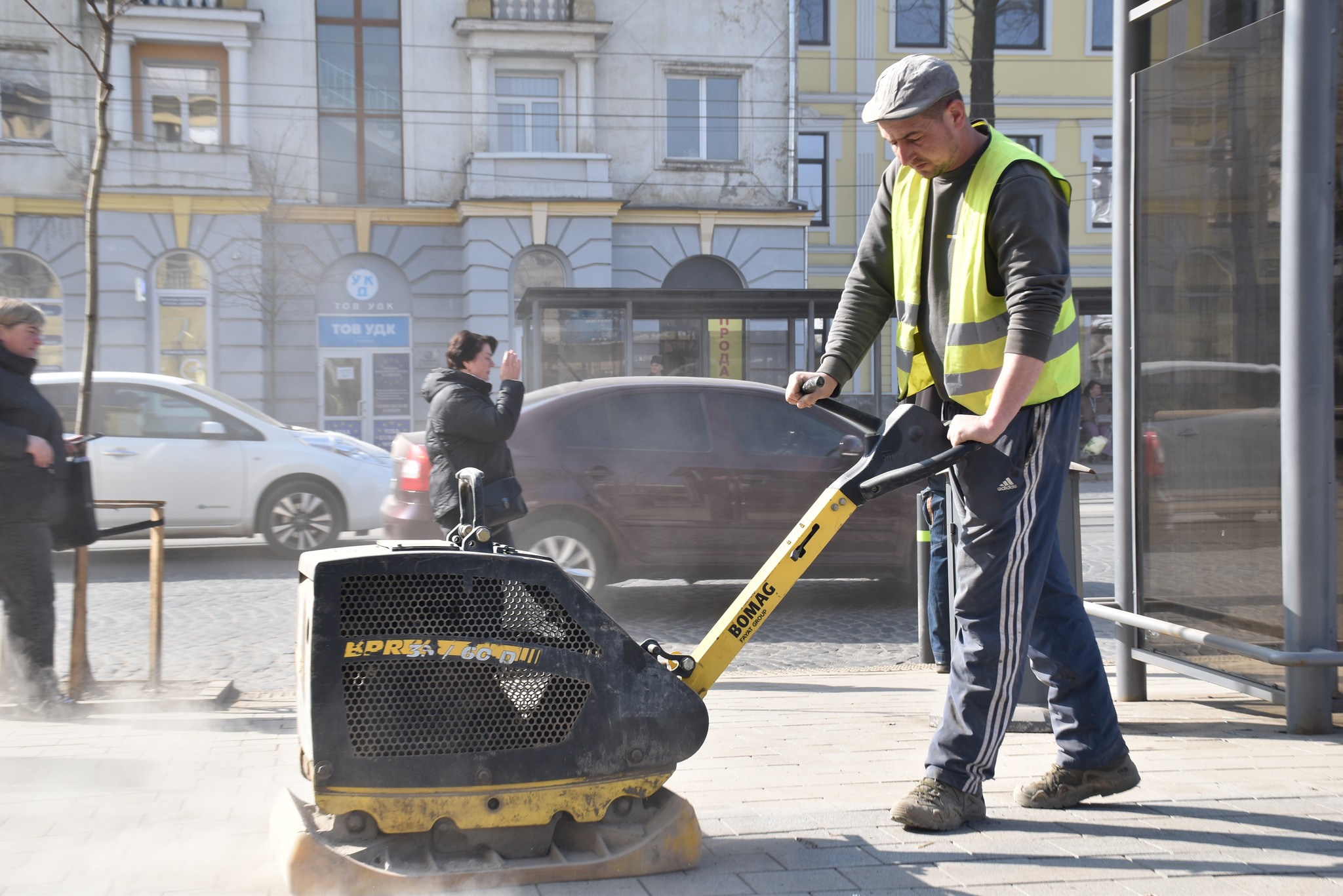 На Майдані Небесної Сотні у Вінниці усувають недоліки покриття