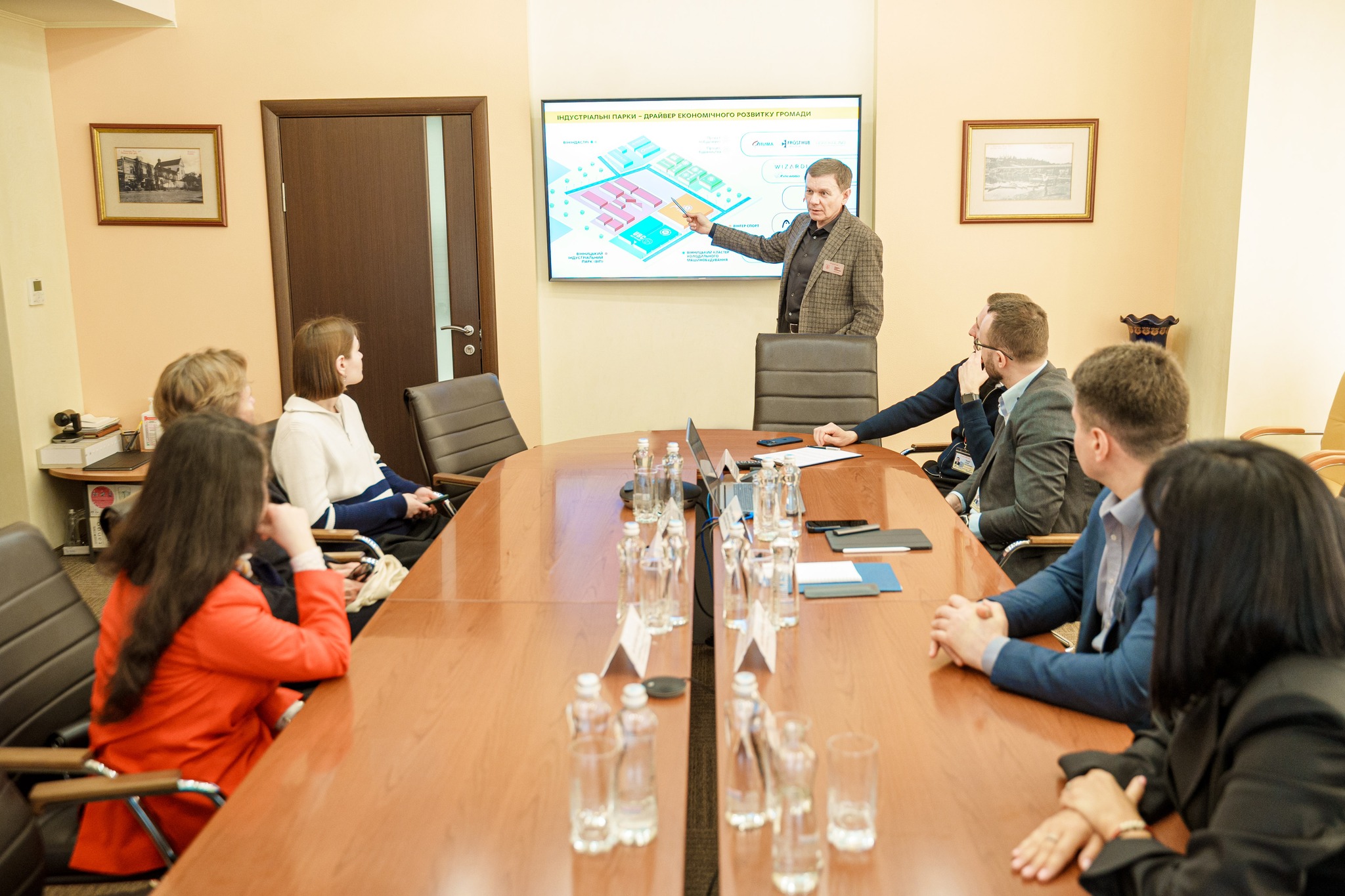 Вінницький міський голова зустрівся з новою бізнес-омбудсменкою в Україні Анкою Фельдгузен