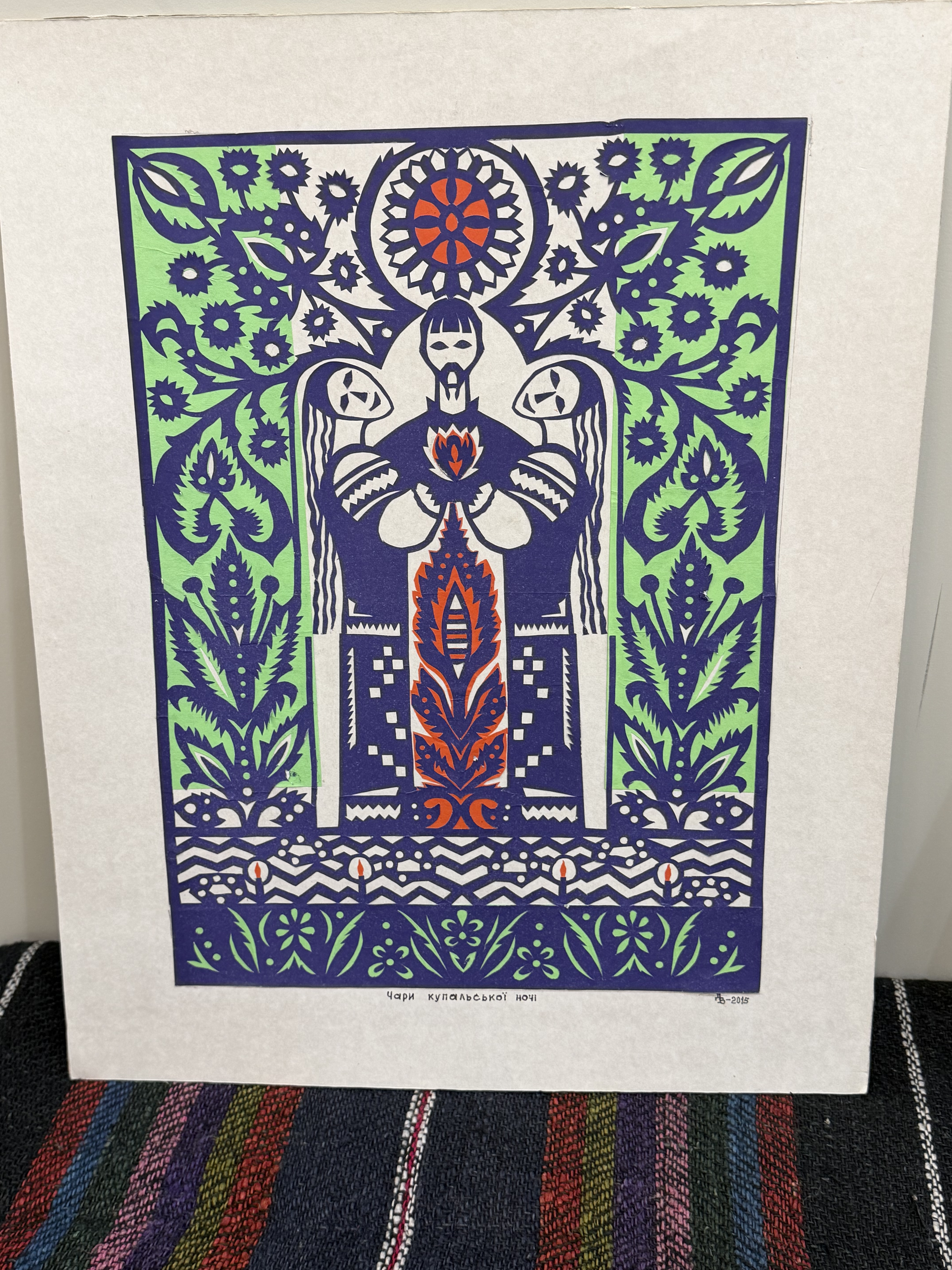 «Молитва за Україну»: у Вінниці відкрилася виставка майстра витинанки Дмитра Власійчука