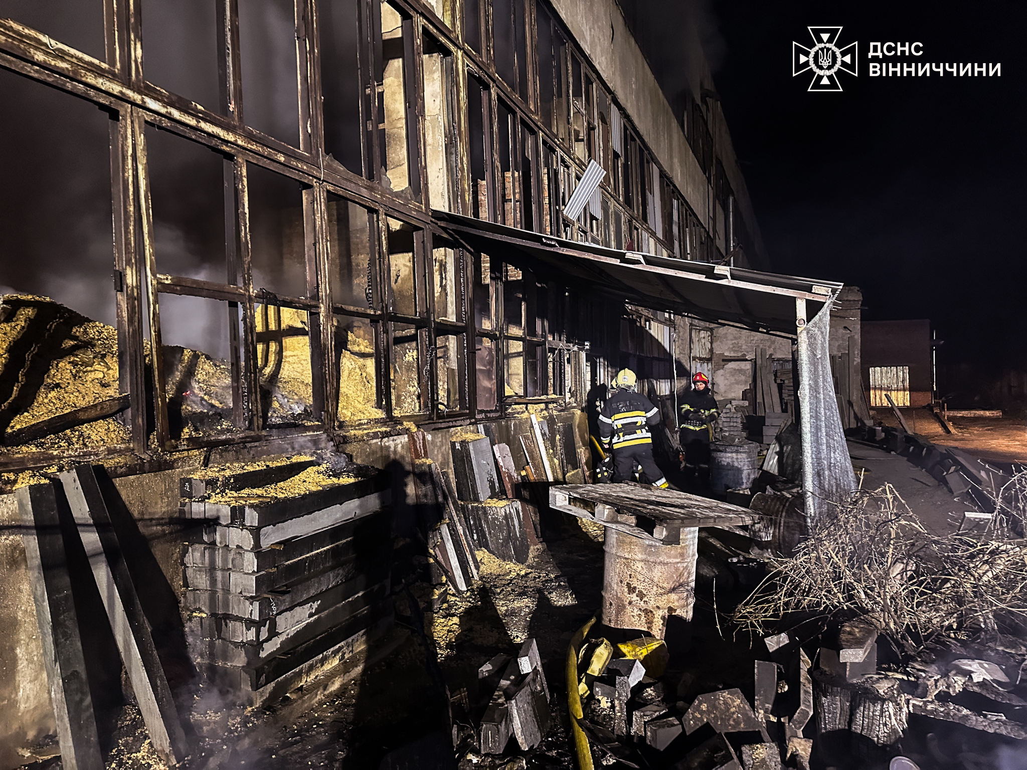 У Вінниці на Гетьмана Мазепи сталася масштабна пожежа в складських приміщеннях