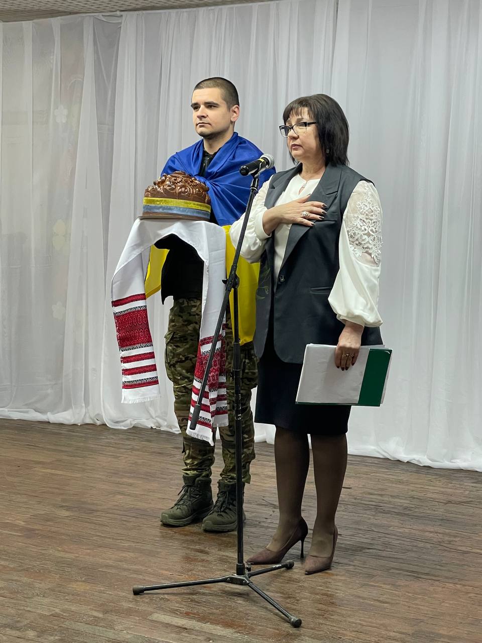 Громада на Вінниччині зустріла Захисника, який майже чотири роки провів у ворожому полоні