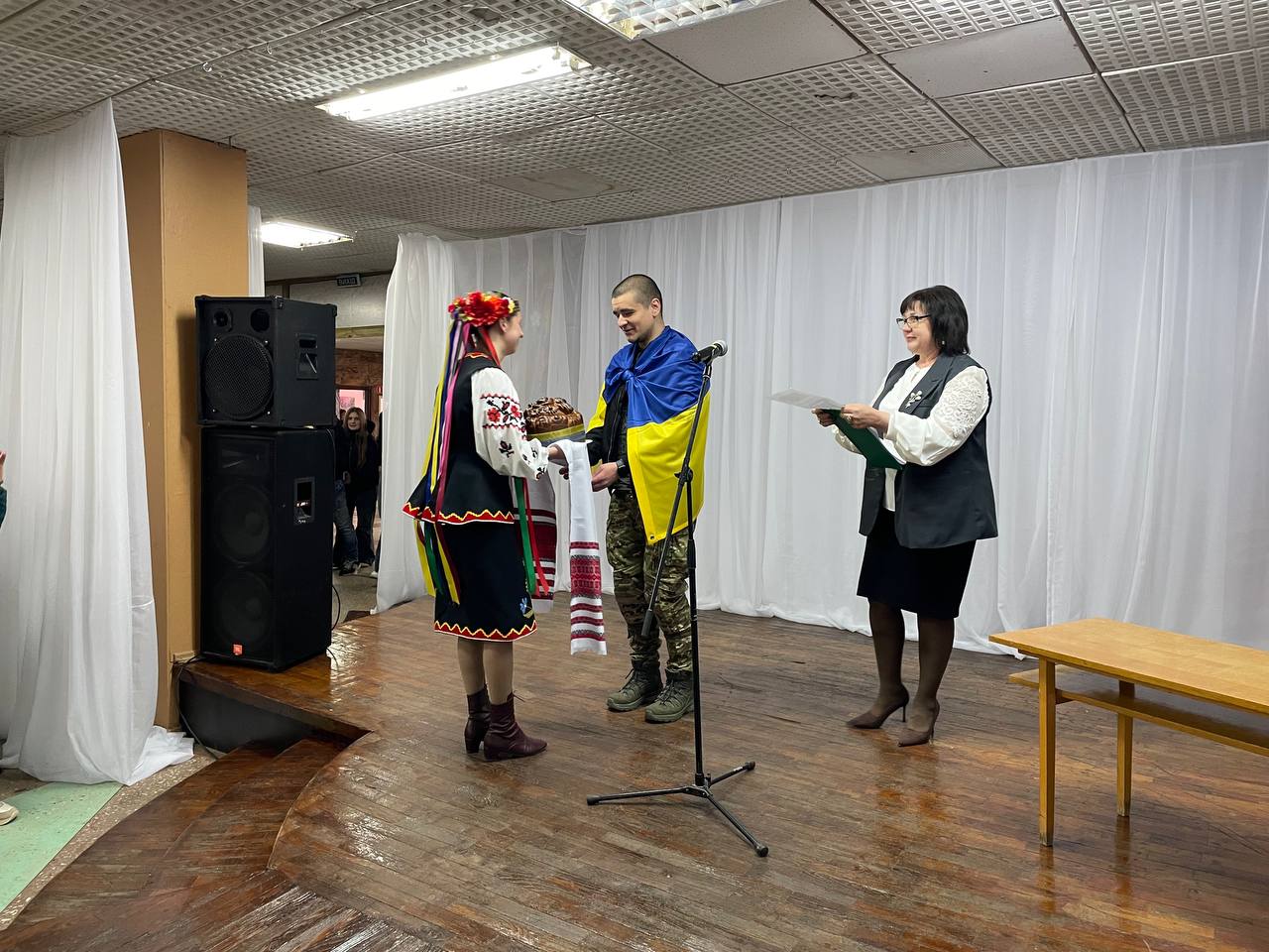 Громада на Вінниччині зустріла Захисника, який майже чотири роки провів у ворожому полоні