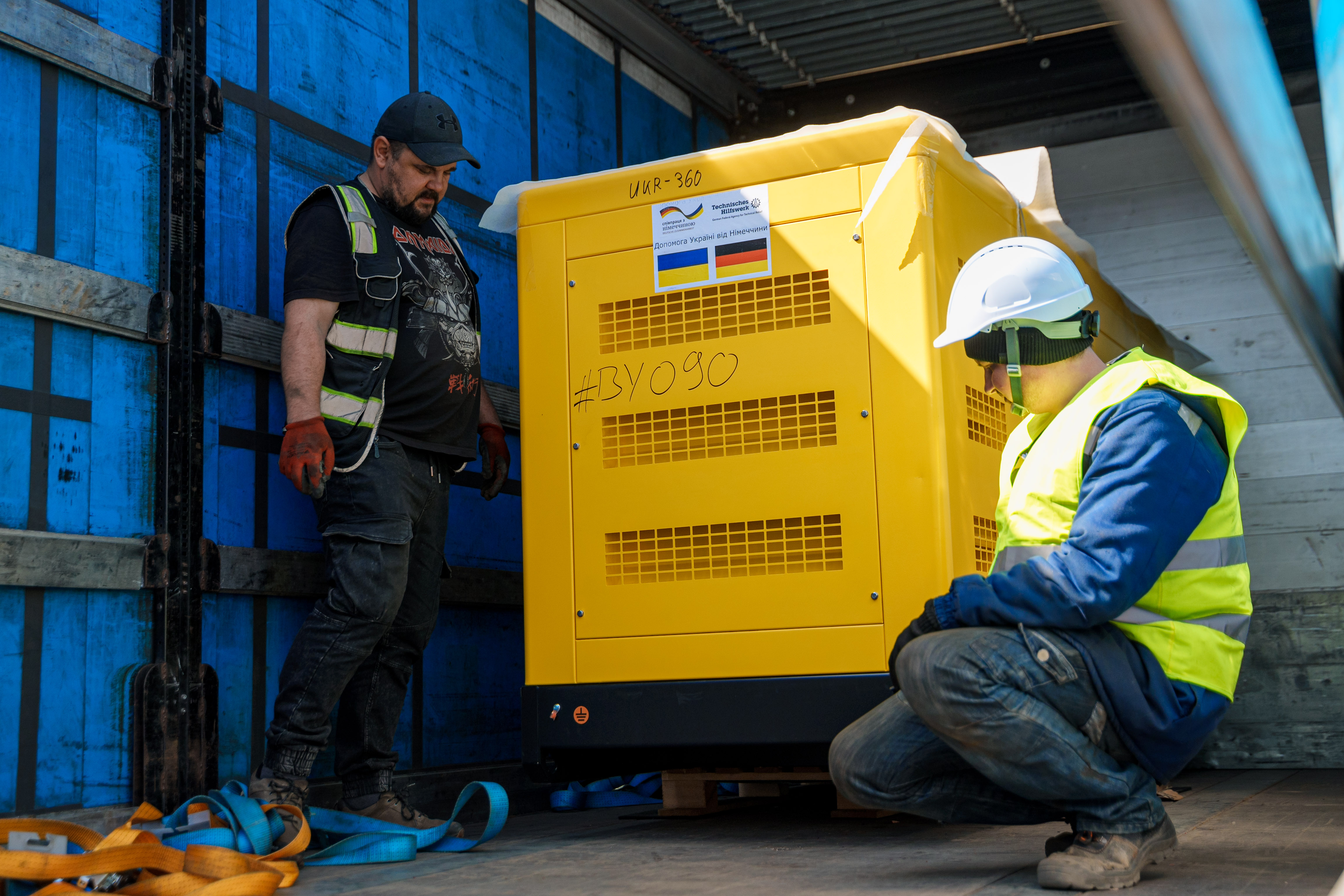 Німеччина передала Вінницькій громаді 32 генератори