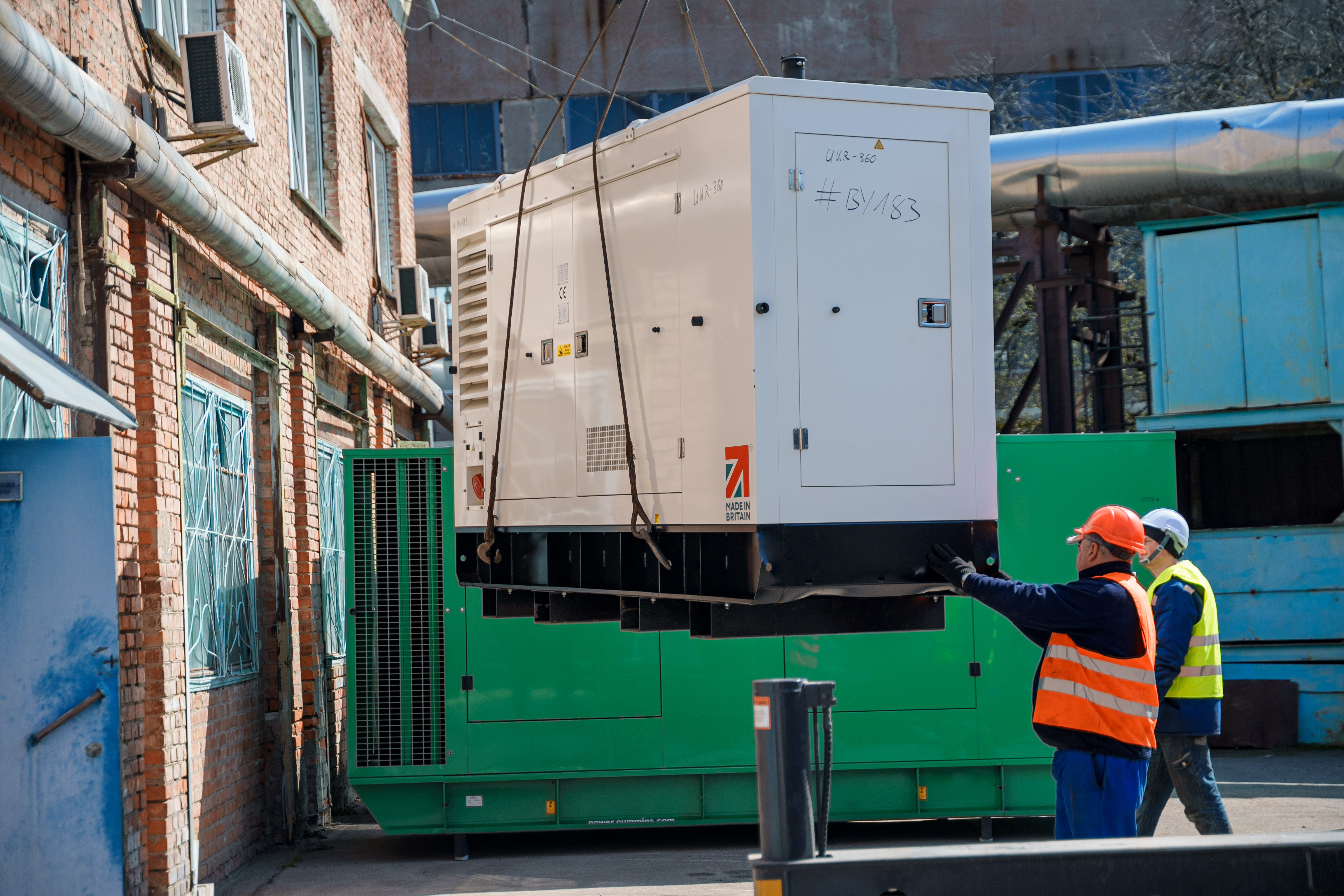 Німеччина передала Вінницькій громаді 32 генератори