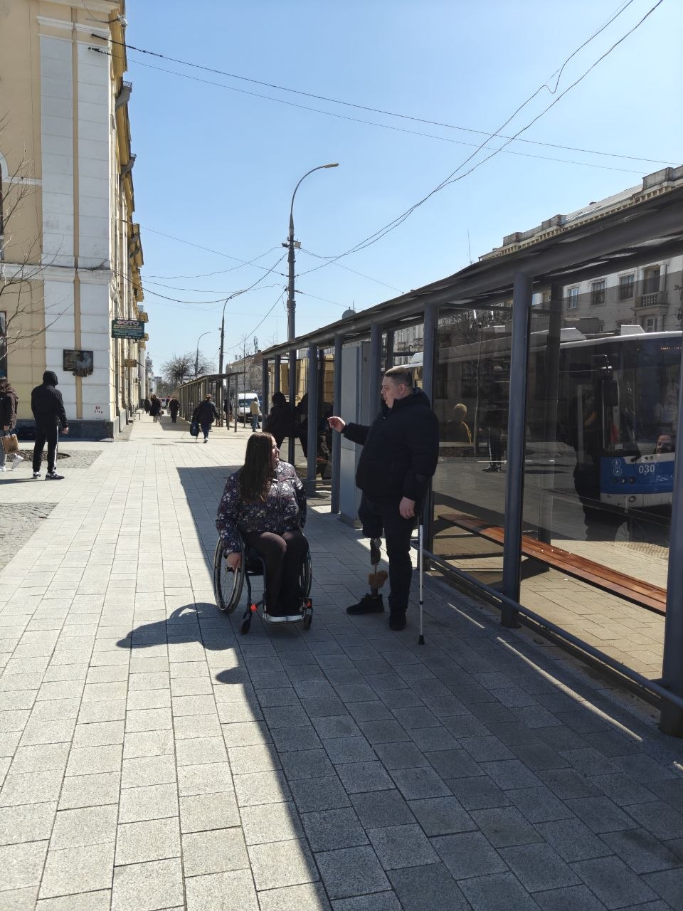 Тепер тут дуже комфортно пересуватися: у Вінниці проінспектували оновлений Майдан Небесної Сотні