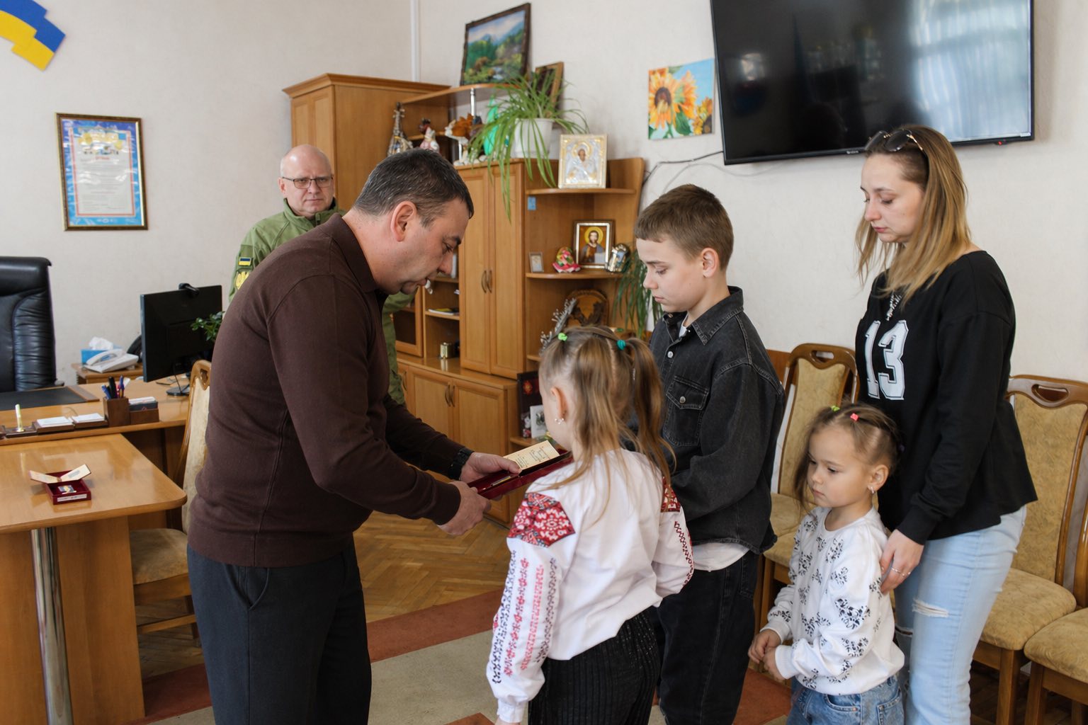 Родинам загиблих Захисників з Могилів-Подільської громади передали державні нагороди