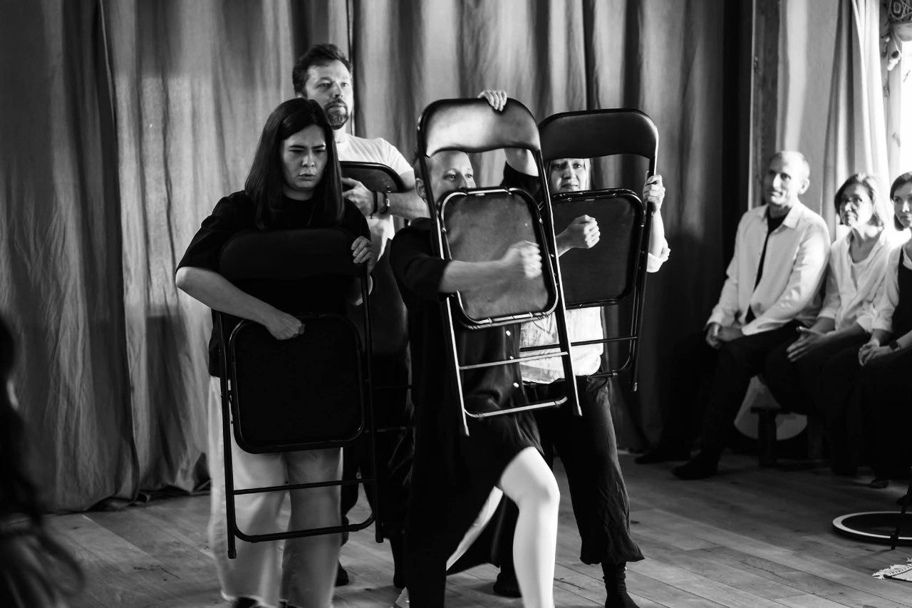 У Вінниці ветеранську спільноту запрошують відвідати виставу плейбек-театру