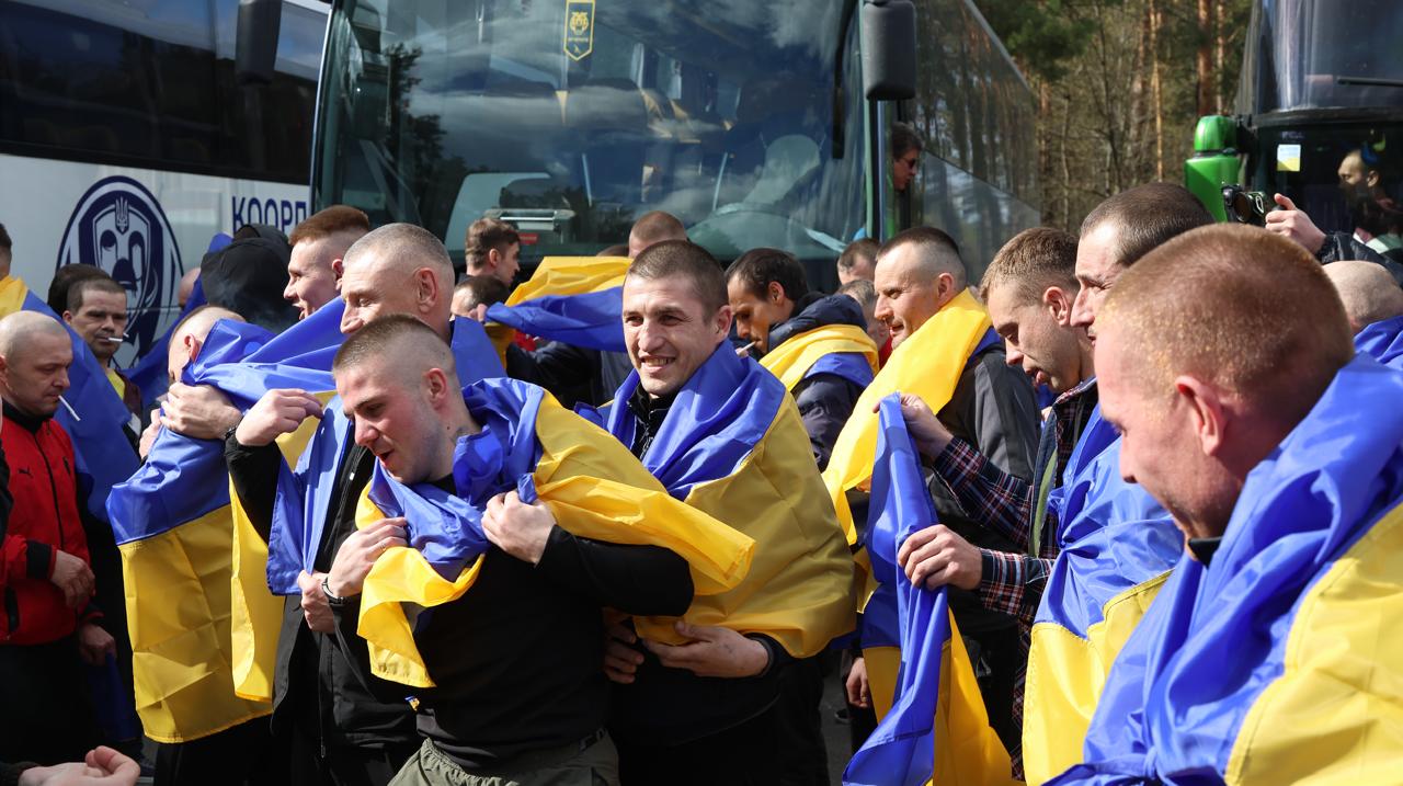 Додому з російського полону 24 квітня повернулося 15 військових з Вінниччини