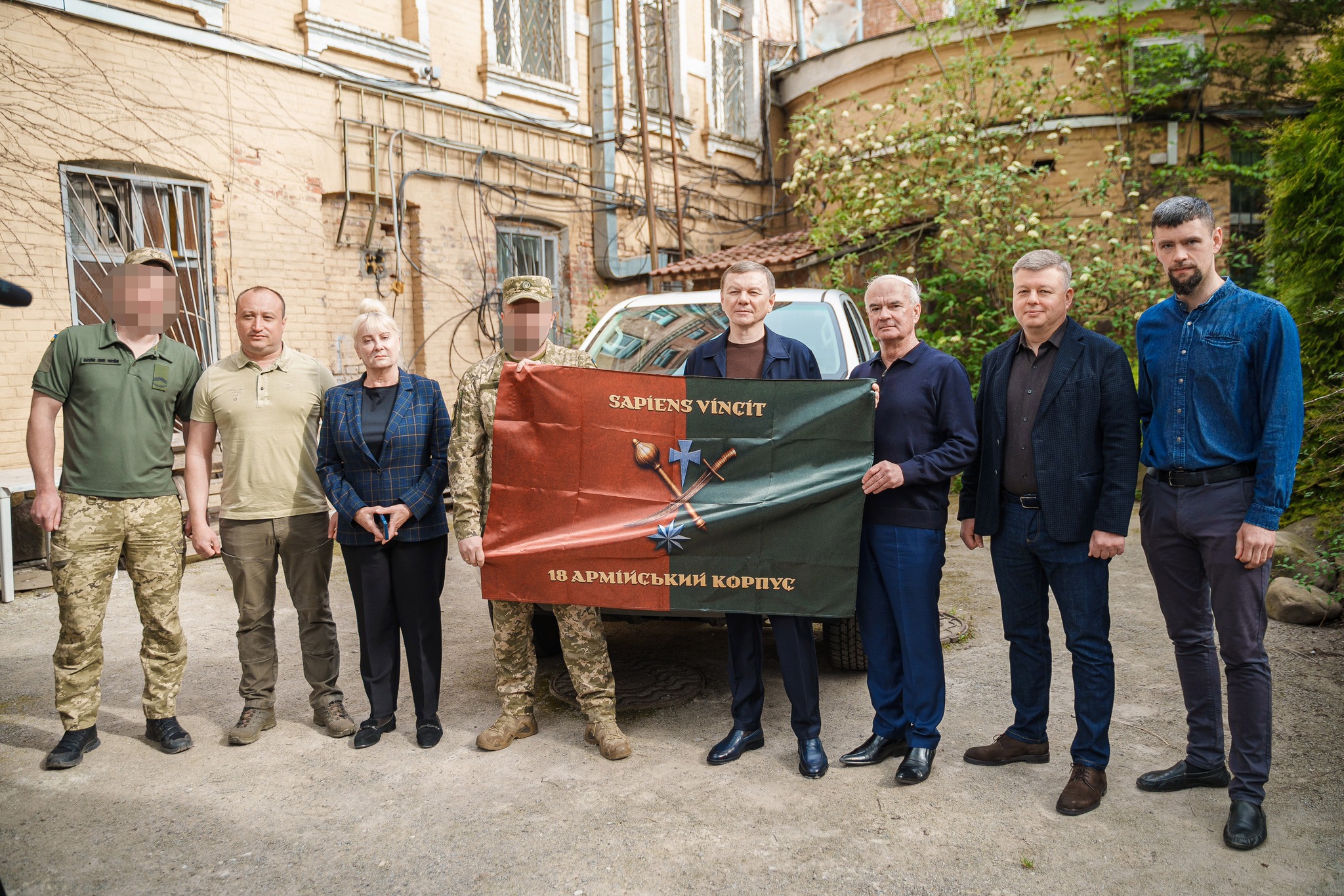 Вінницька громада передала автомобіль Toyota Hilux для 18-го армійського корпусу Сухопутних військ ЗСУ