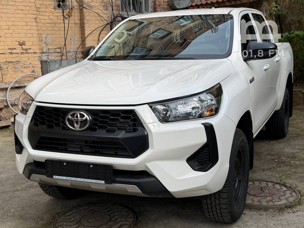 Вінницька громада передала автомобіль Toyota Hilux для 18-го армійського корпусу Сухопутних військ ЗСУ