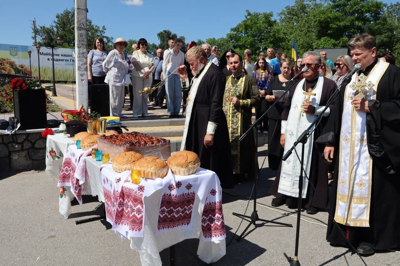 У Вороновицькій громаді відкрили Алею Слави полеглим Захисникам України