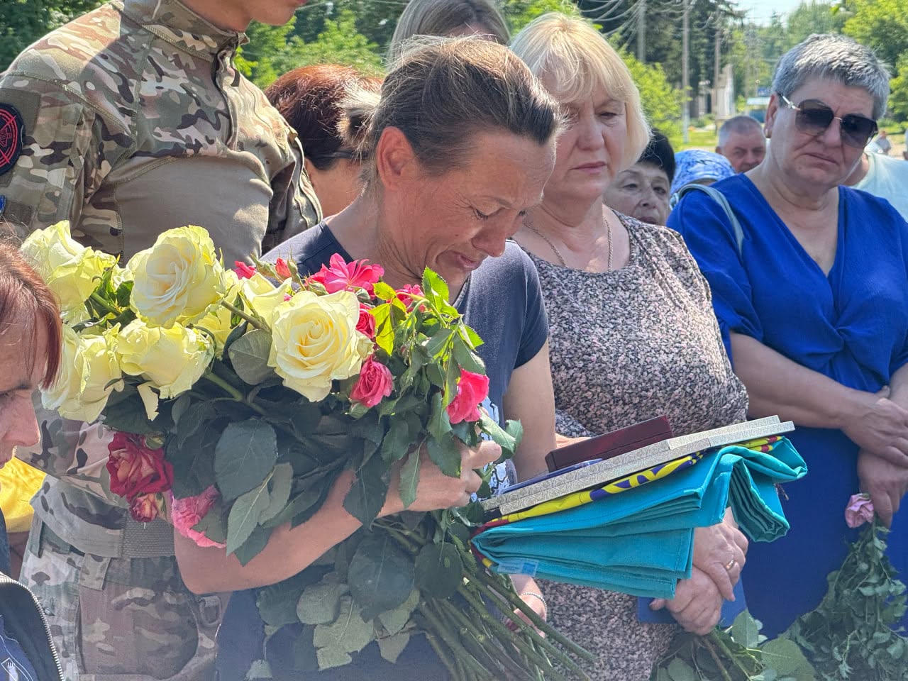 У Крижопільській громаді відкрили меморіальну дошку полеглому захиснику Дмитру Голубінському