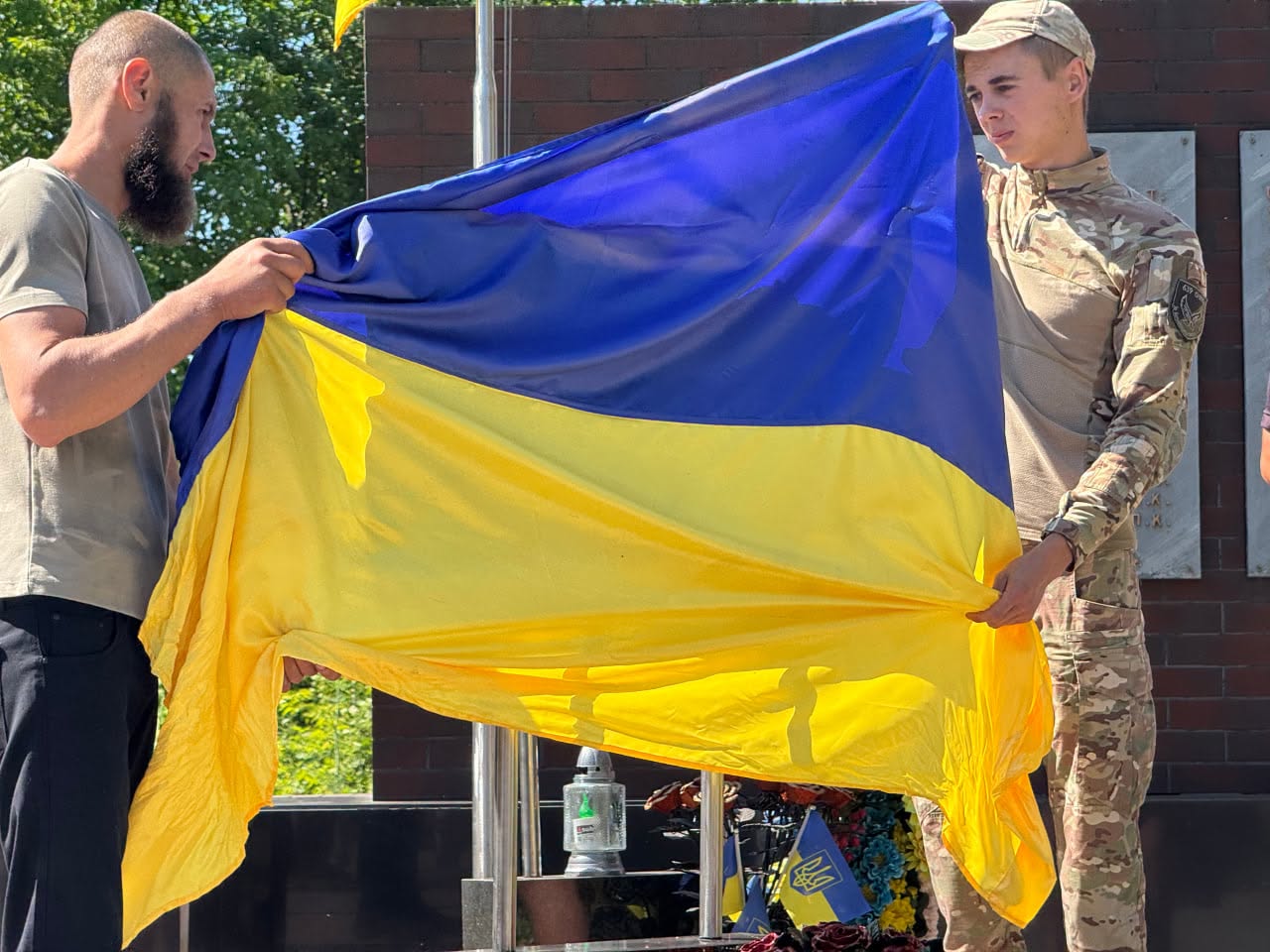 У Крижопільській громаді відкрили меморіальну дошку полеглому захиснику Дмитру Голубінському
