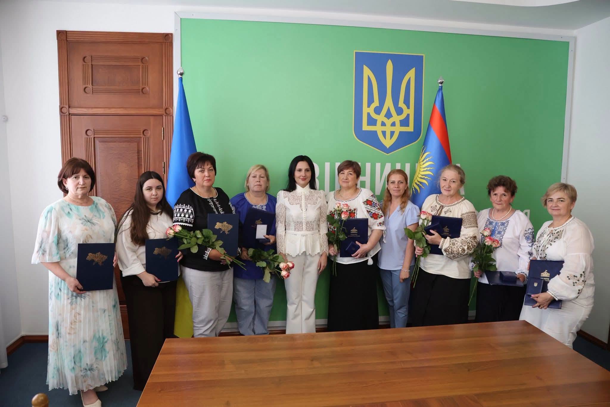 Вінницьким освітянам вручили державні відзнаки за розвиток української освіти